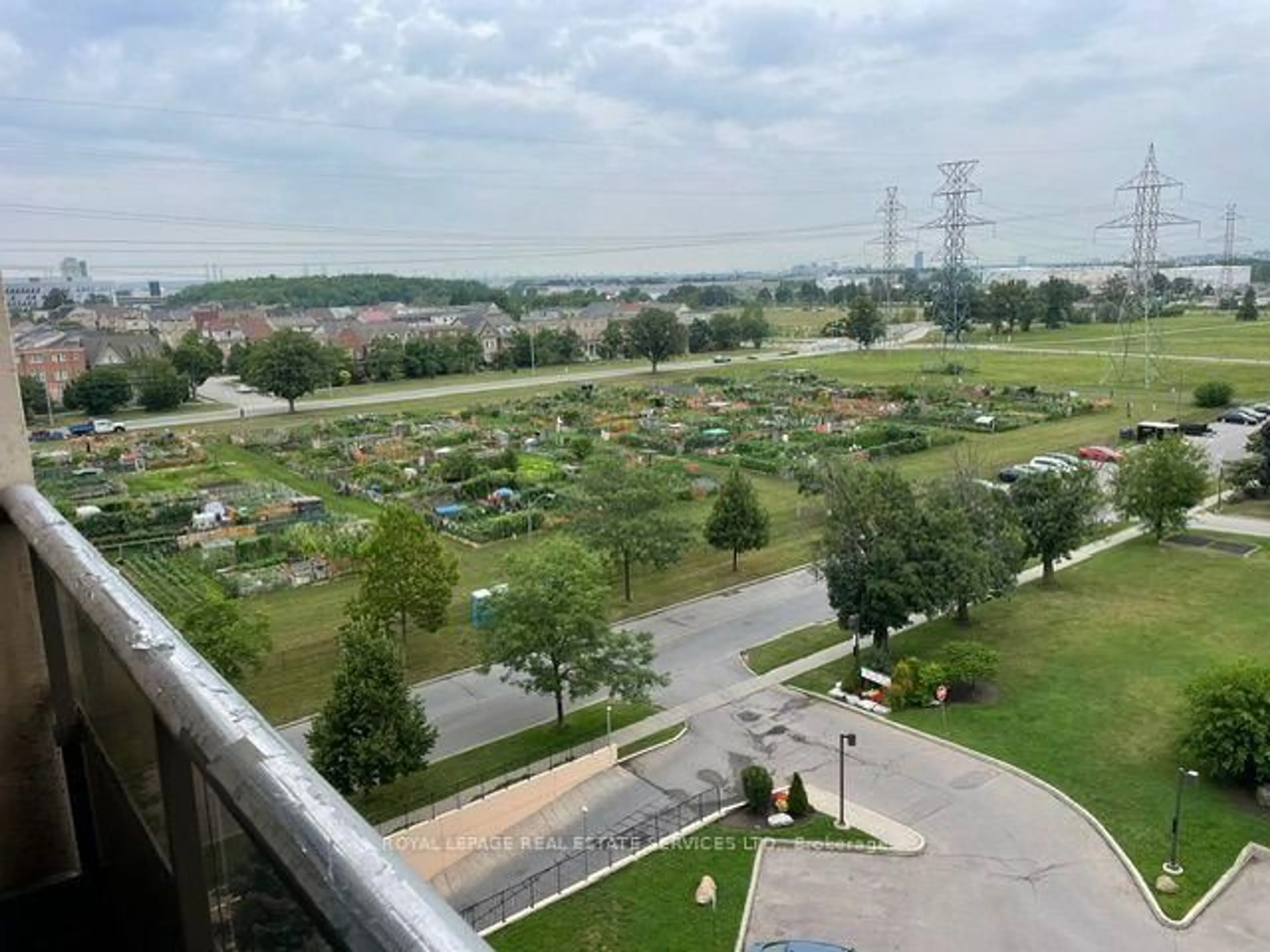 Unknown for 25 Four Winds Dr #805, Toronto Ontario L5R 3W8