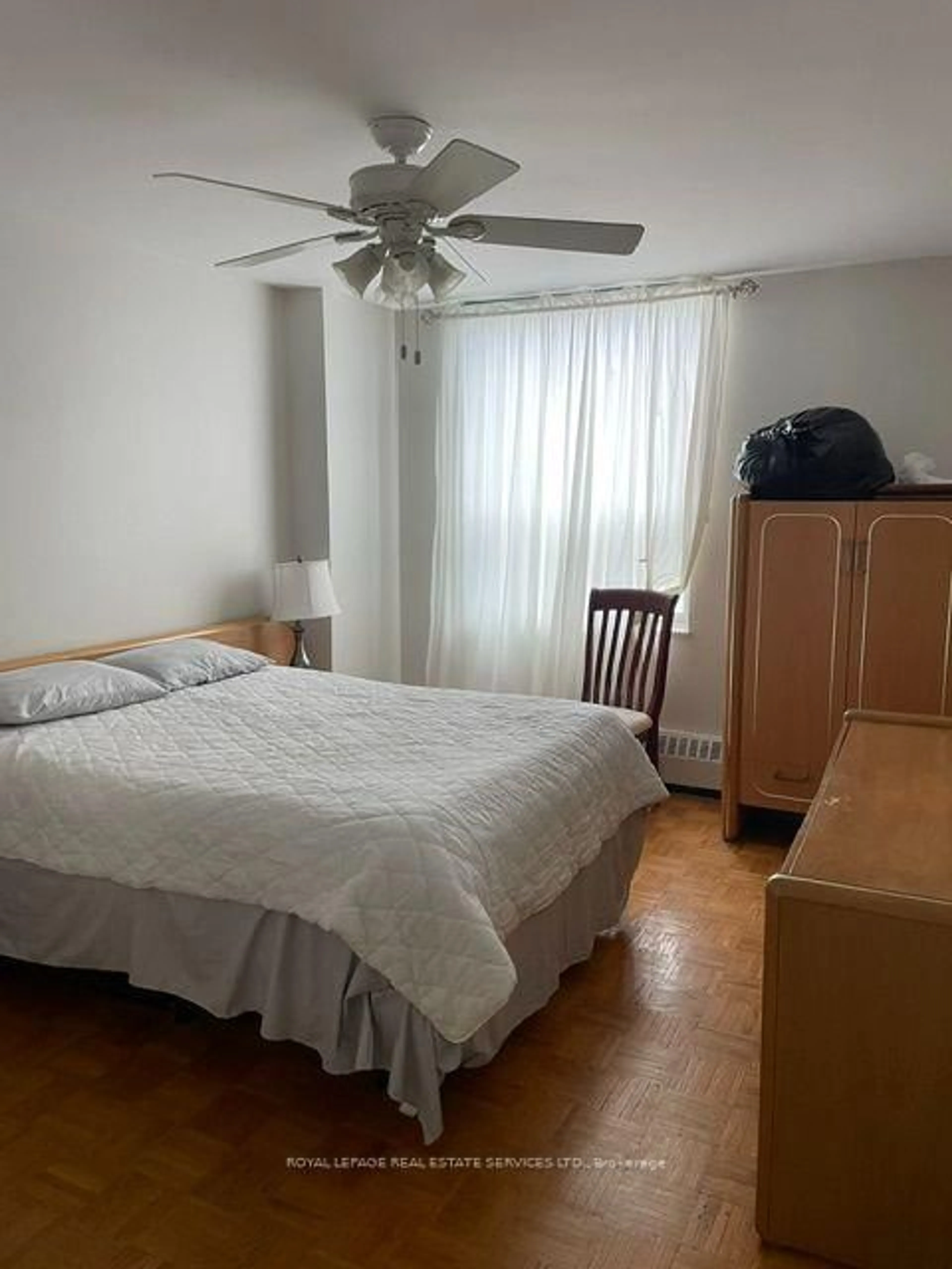 A pic of a room for 25 Four Winds Dr #805, Toronto Ontario L5R 3W8