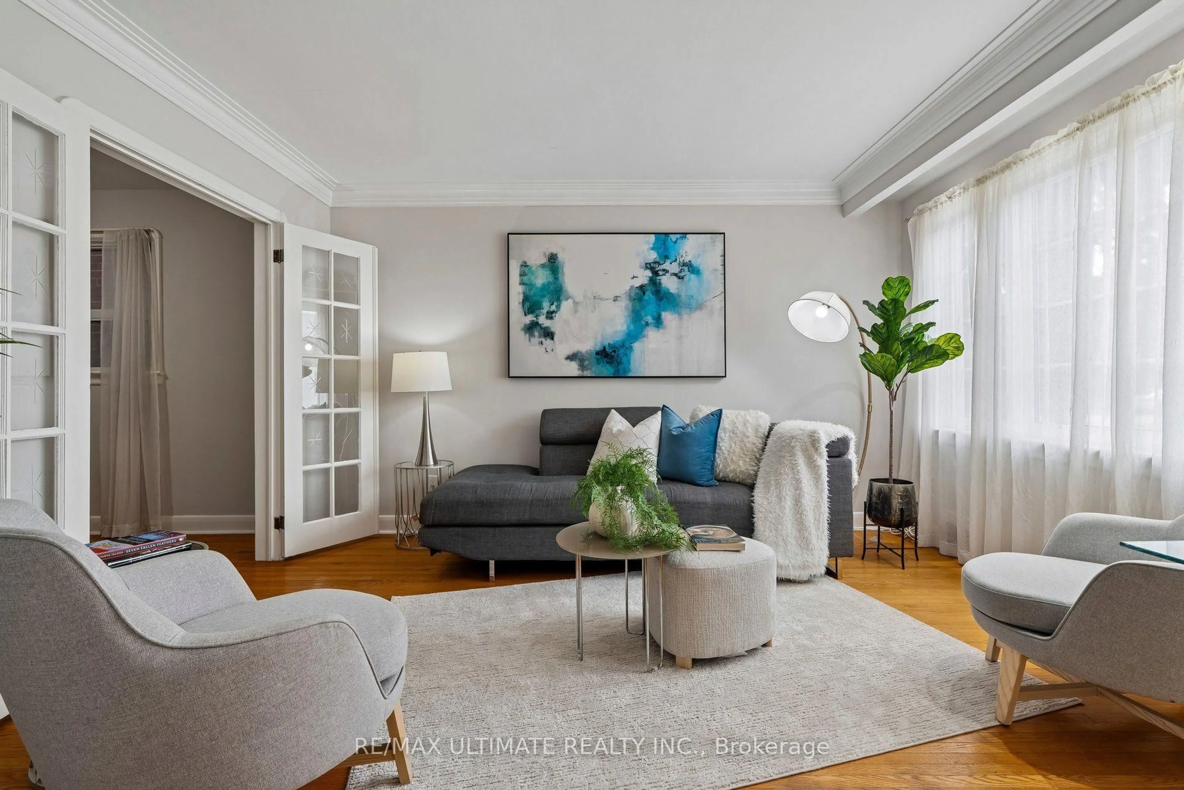 Living room with furniture, unknown for 124 Hope St, Toronto Ontario M6E 1K1