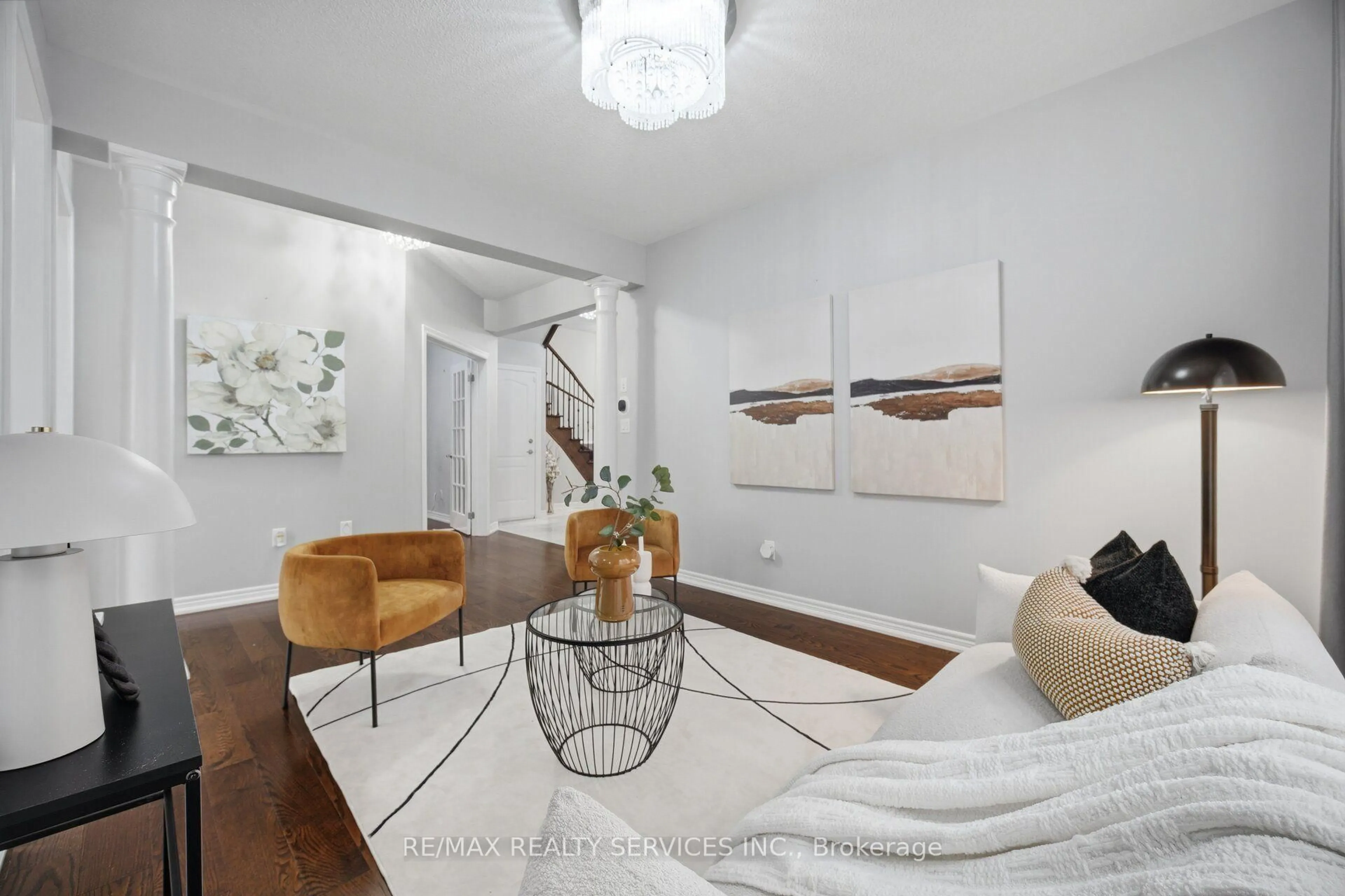 Living room with furniture, unknown for 79 Cedarholme Ave, Caledon Ontario L7C 3T2