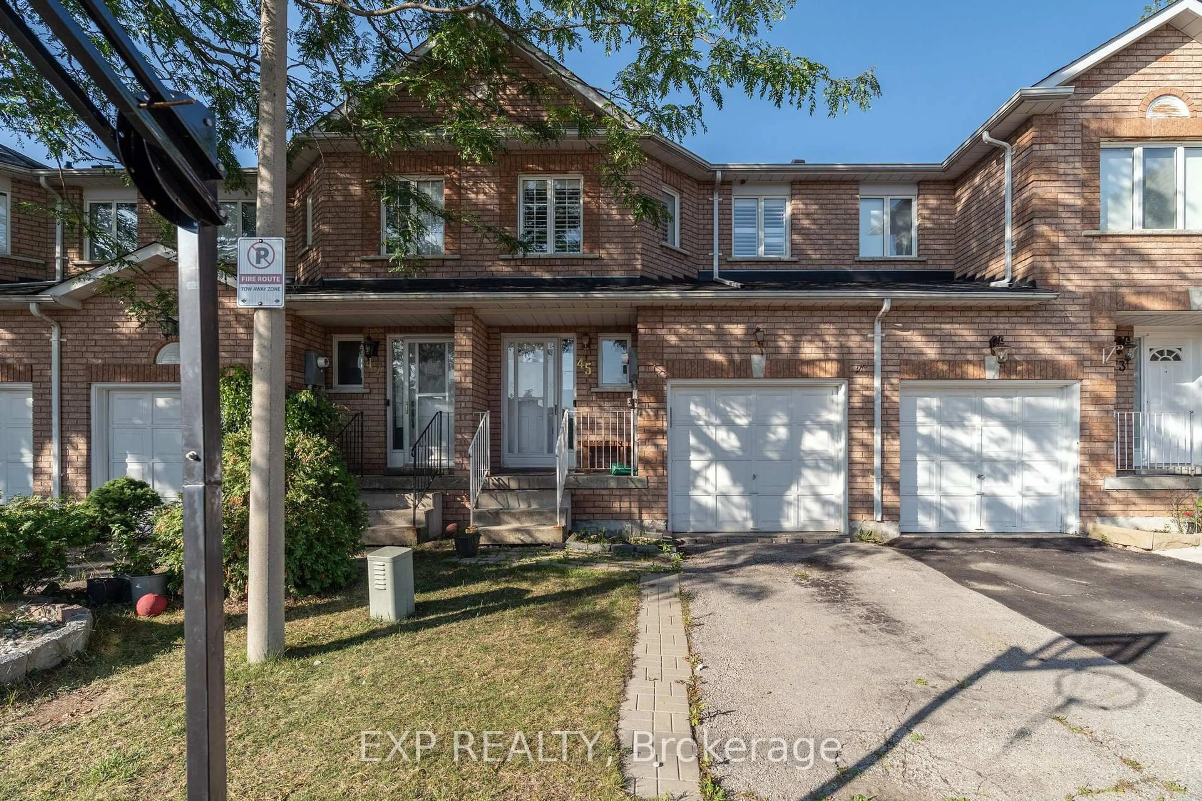 Home with brick exterior material, street for 200 Cresthaven Rd #45, Brampton Ontario L7A 1J5