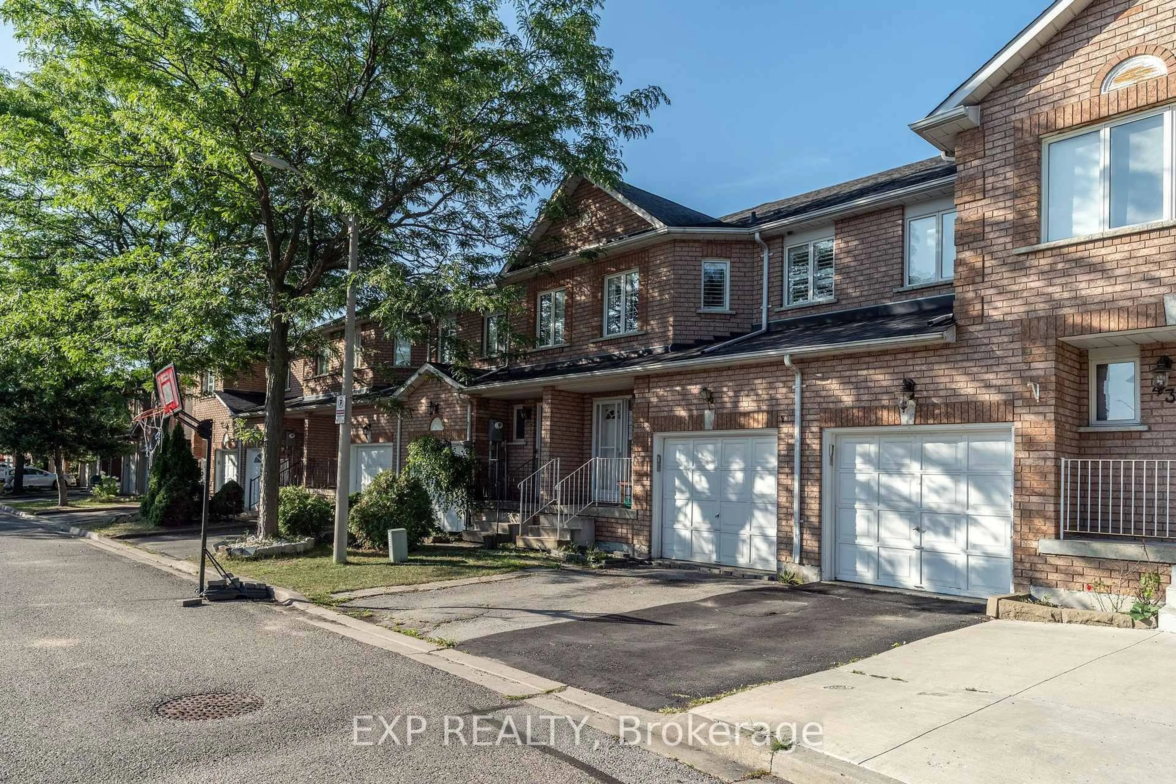 Home with brick exterior material, street for 200 Cresthaven Rd #45, Brampton Ontario L7A 1J5