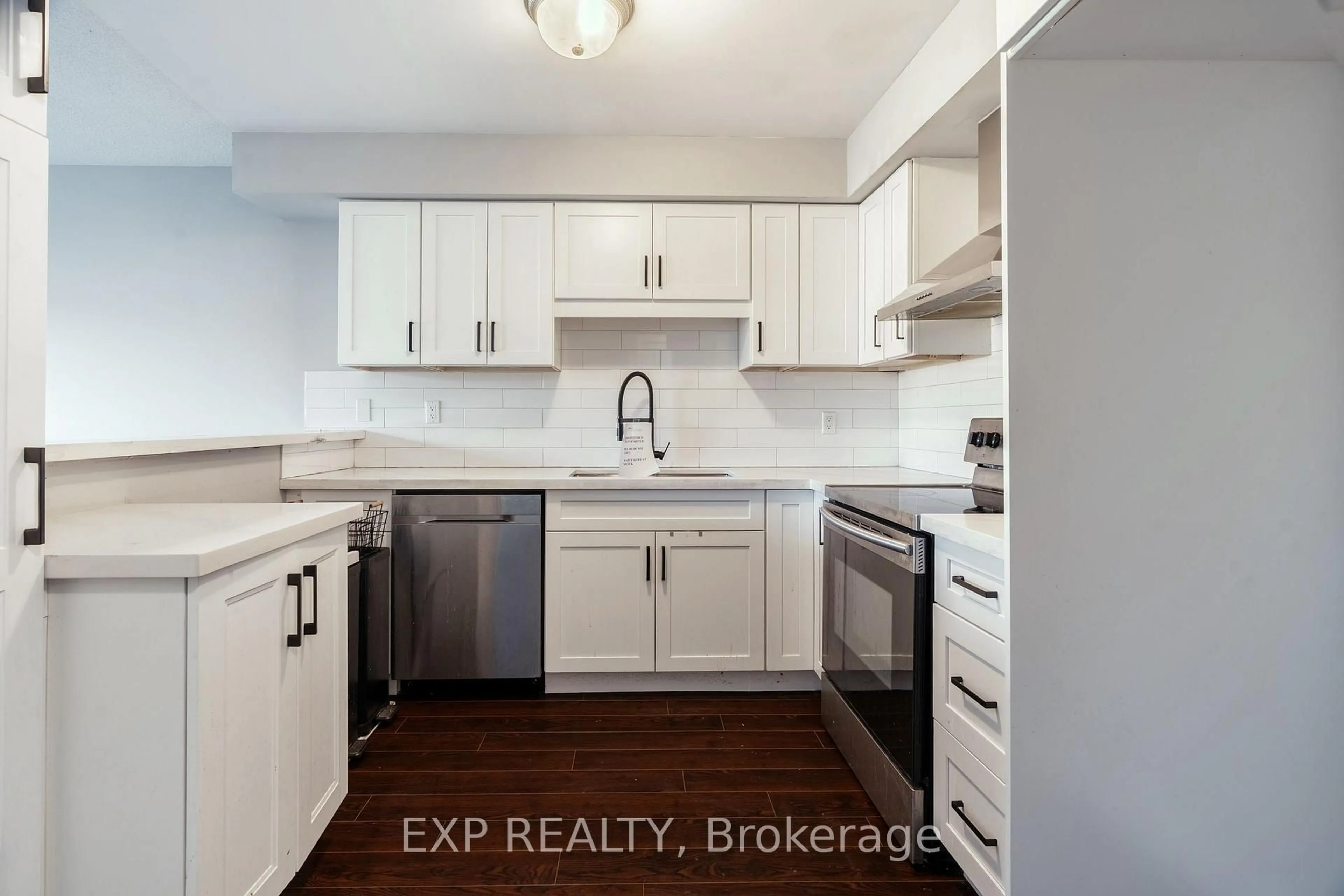 Standard kitchen, unknown for 200 Cresthaven Rd #45, Brampton Ontario L7A 1J5