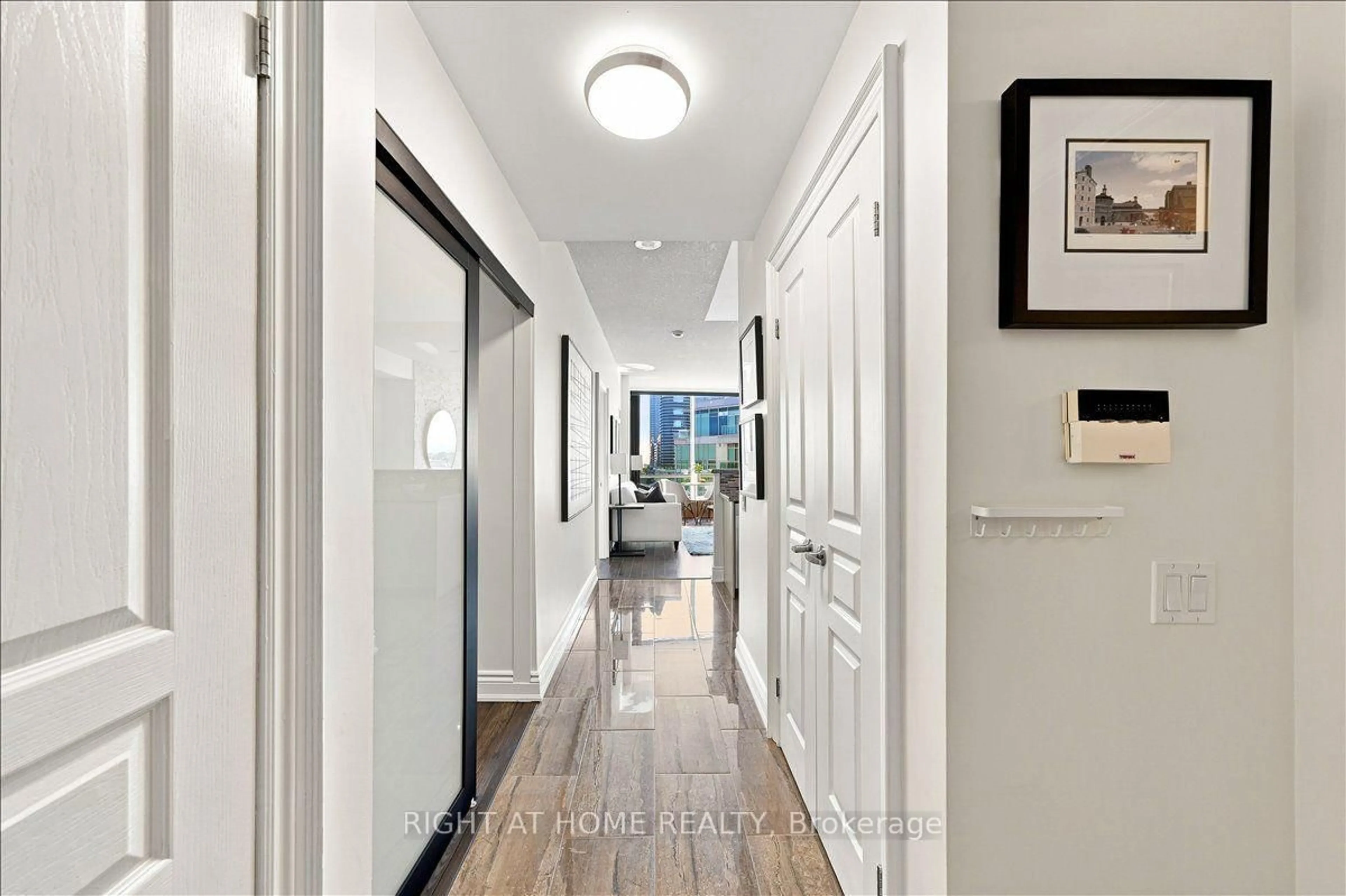 Indoor entryway for 5 Marine Parade Dr #1111, Toronto Ontario M8V 4B4