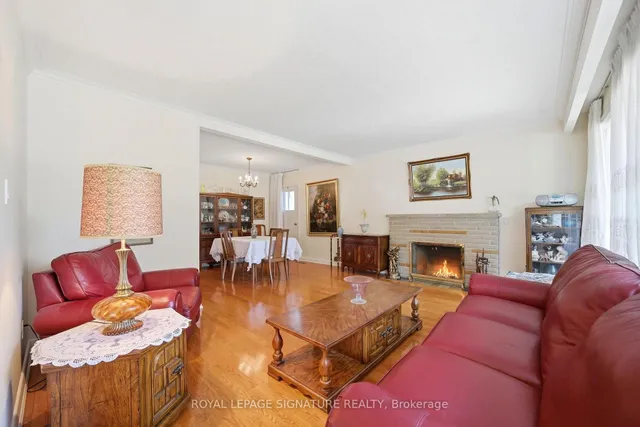 40 Kirk Bradden Rd, Toronto 5