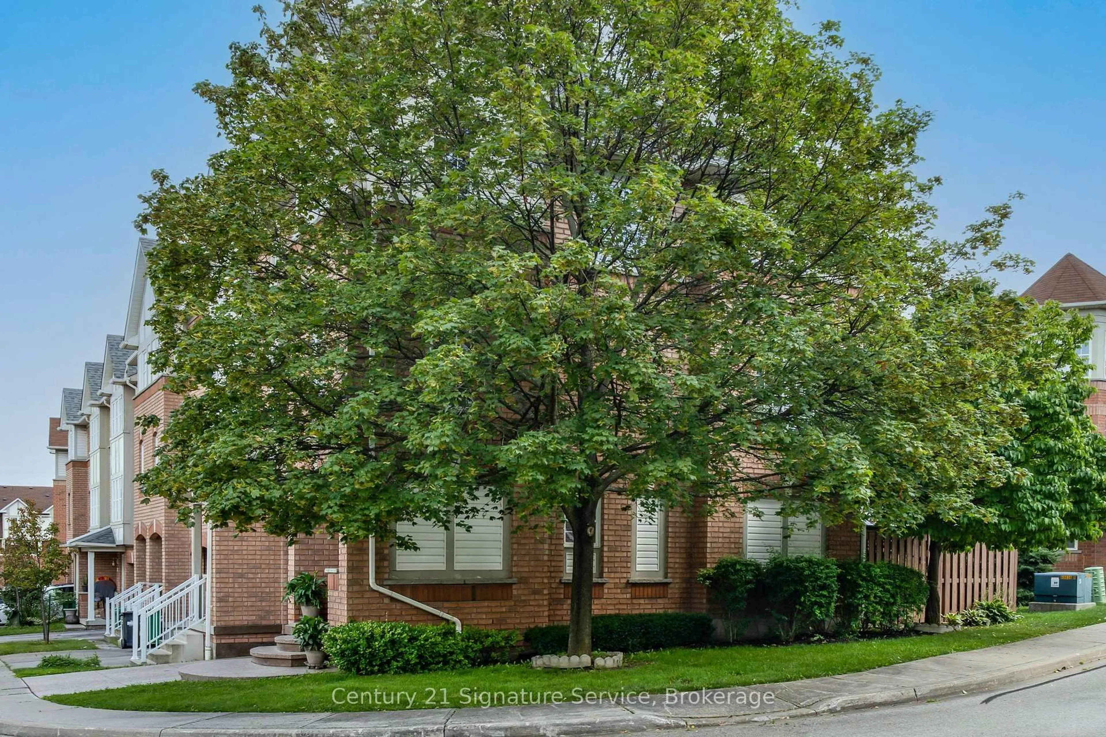 Home with brick exterior material, street for 3030 Breakwater Crt #308, Mississauga Ontario L5B 4P1