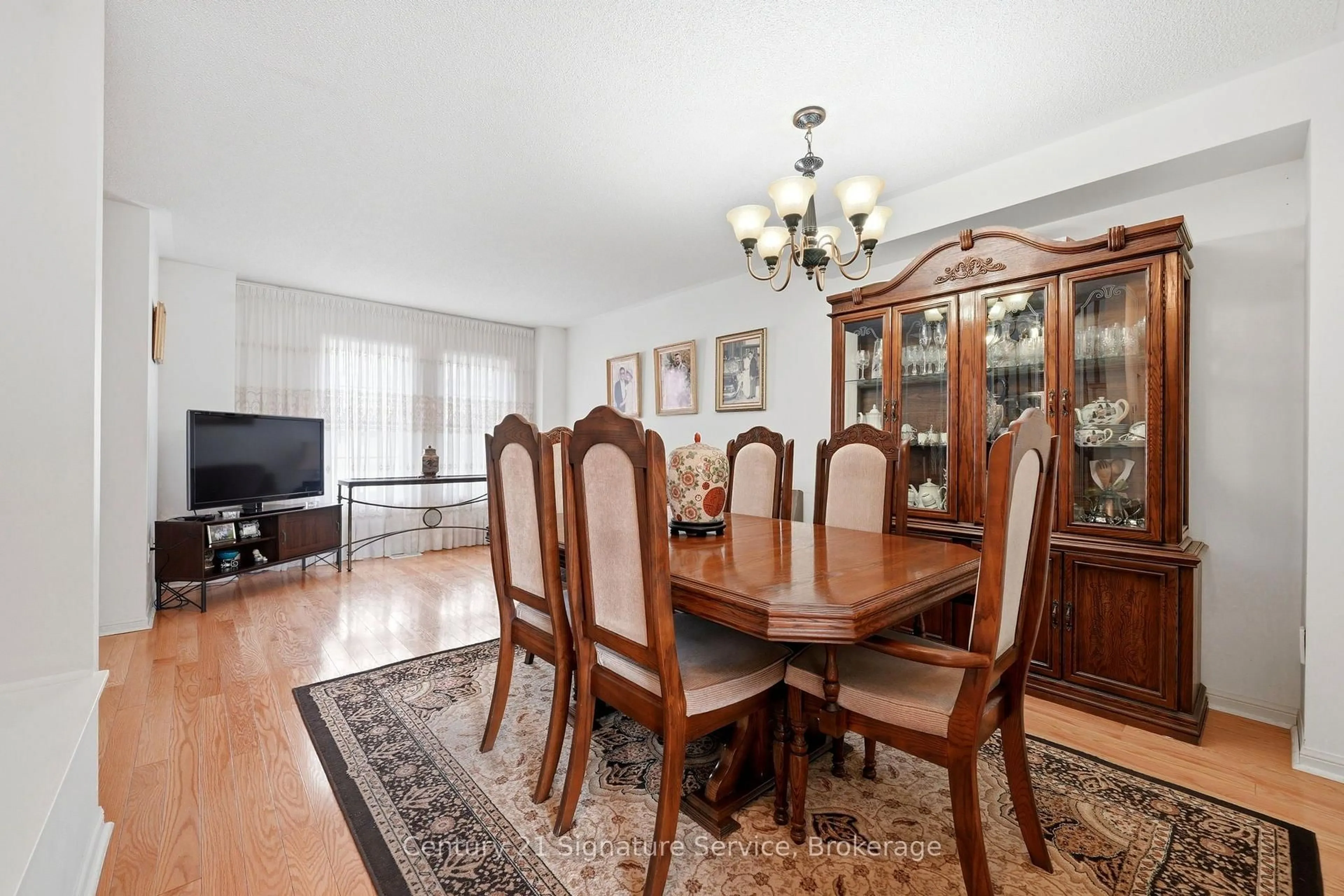 Dining room, wood/laminate floor for 3030 Breakwater Crt #308, Mississauga Ontario L5B 4P1