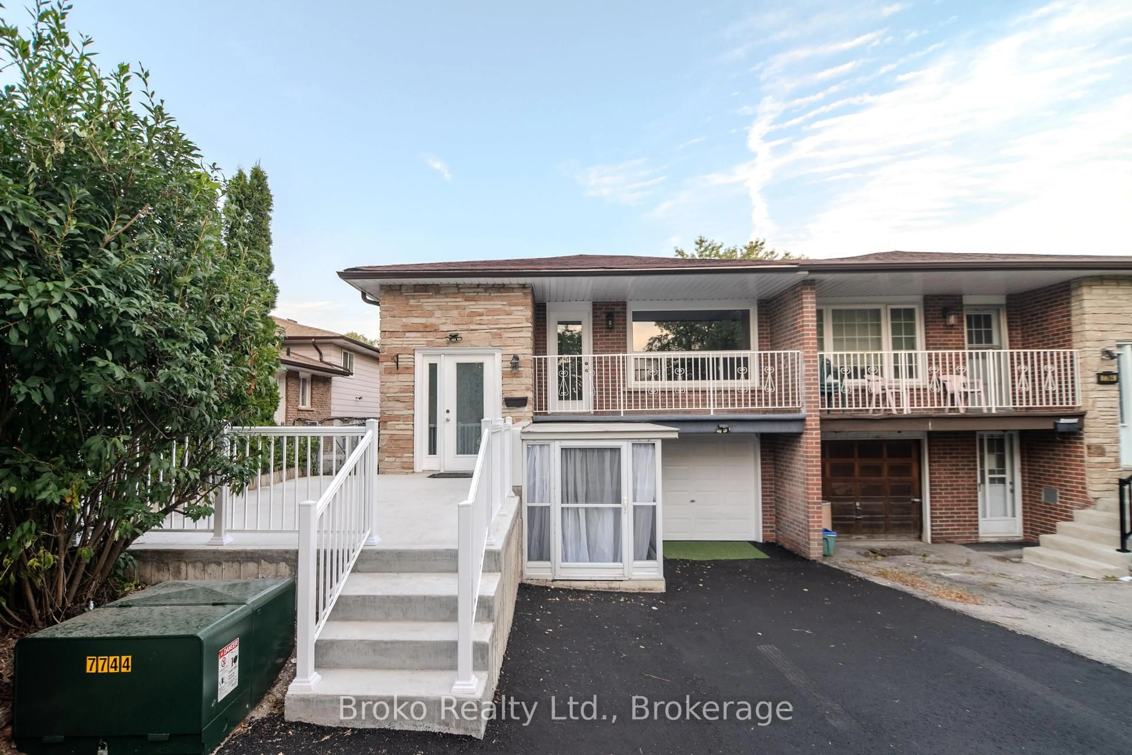 Unknown for 7782 Kittridge Dr, Mississauga Ontario L4T 3J6