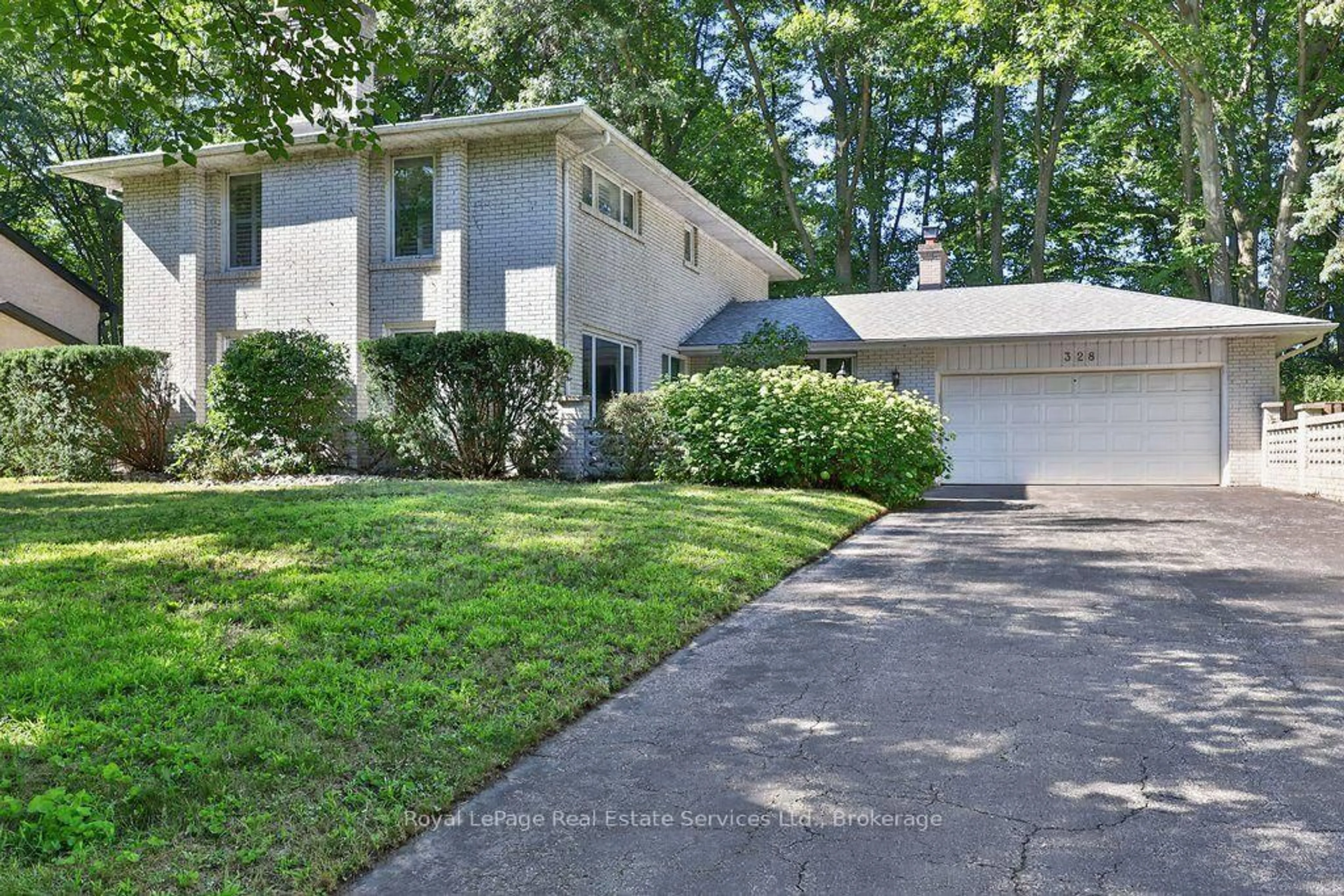Home with vinyl exterior material, street for 328 Dalewood Dr, Oakville Ontario L6J 4P5