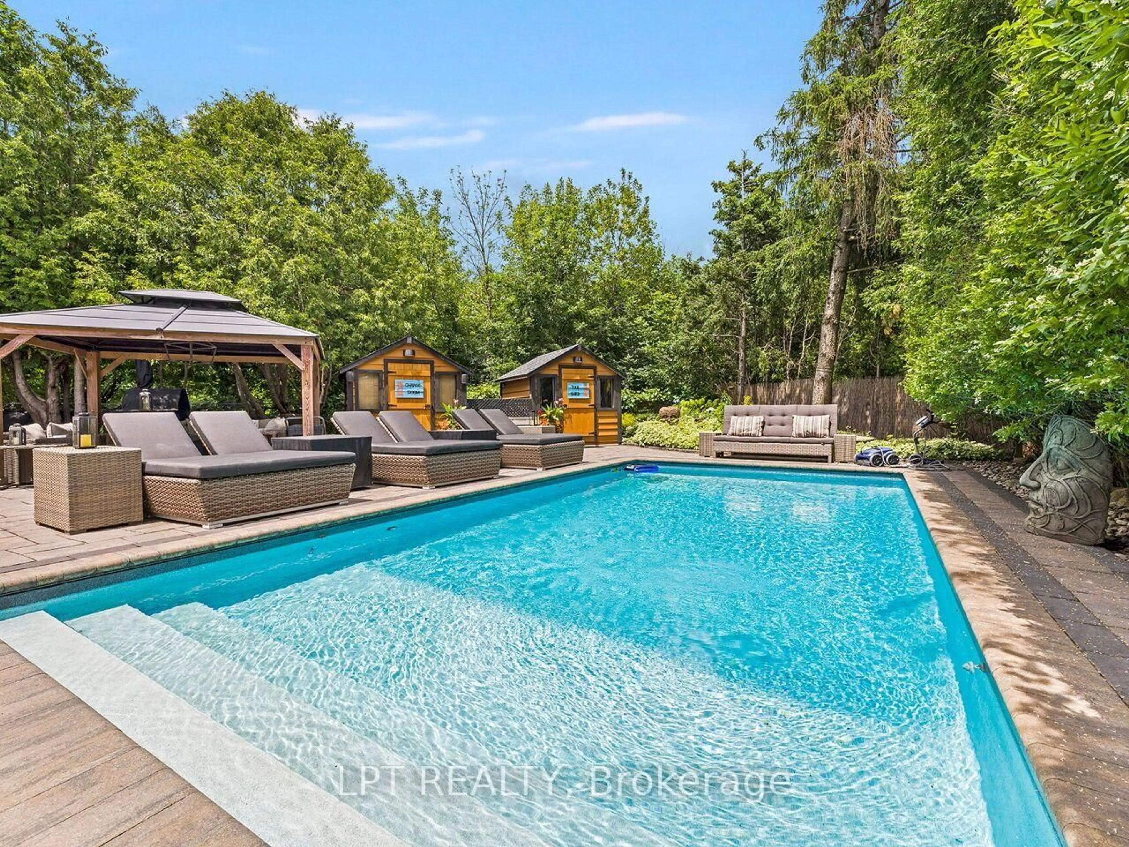 Pool for 493 Tipperton Cres, Oakville Ontario L6L 5E1