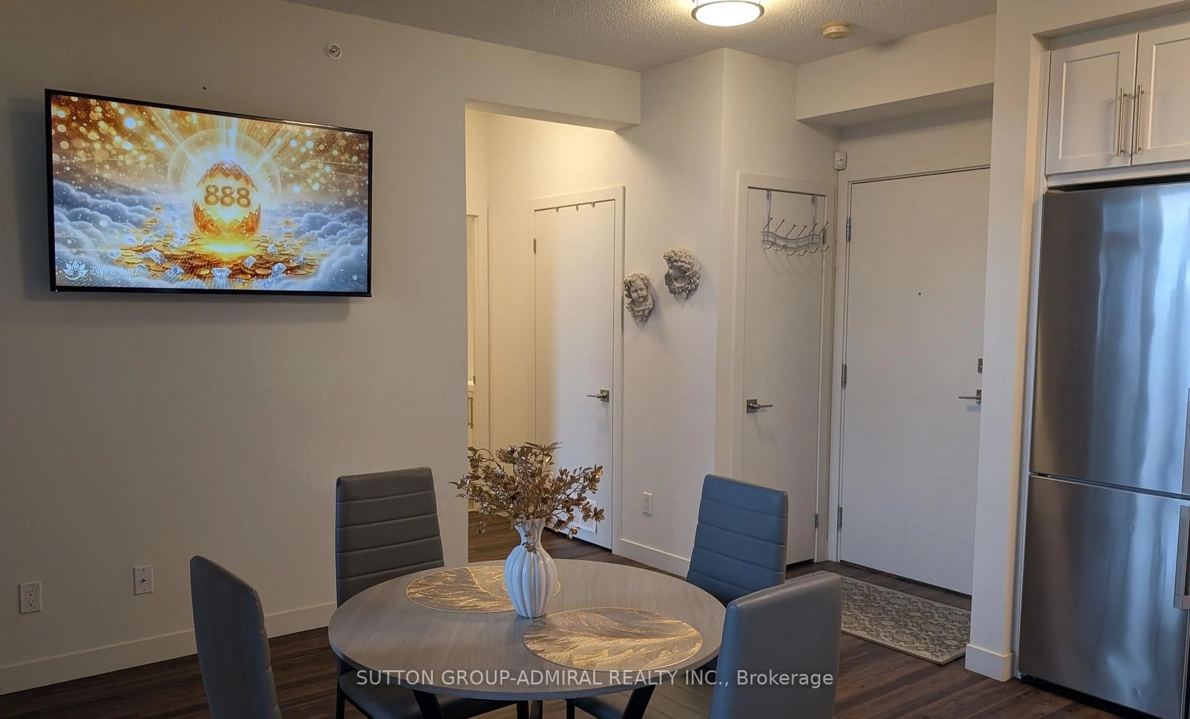 A pic of a room for 2093 Fairview St #809, Burlington Ontario L7R 0E6