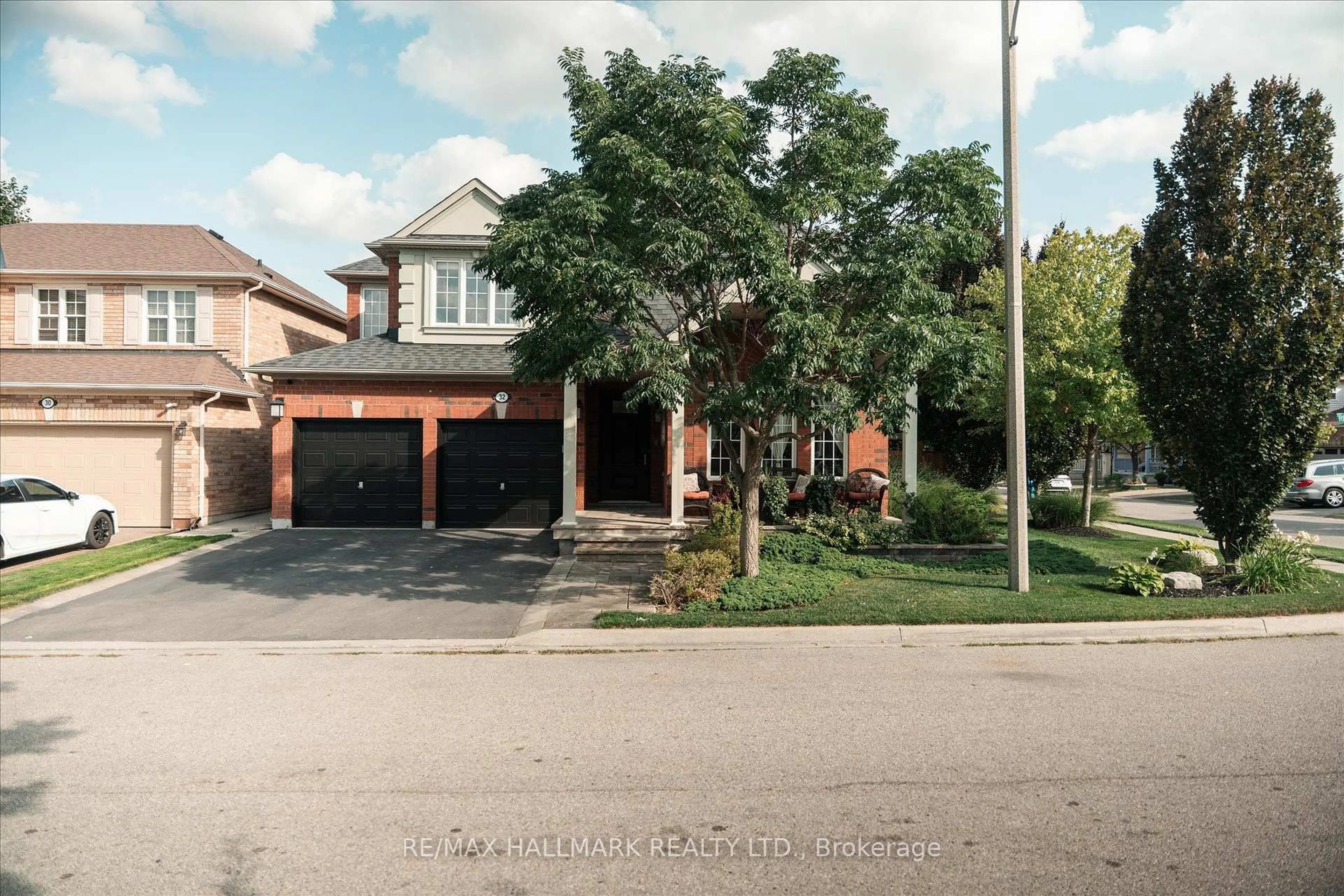 Home with brick exterior material, street for 32 Redcastle St, Brampton Ontario L7A 1Y5