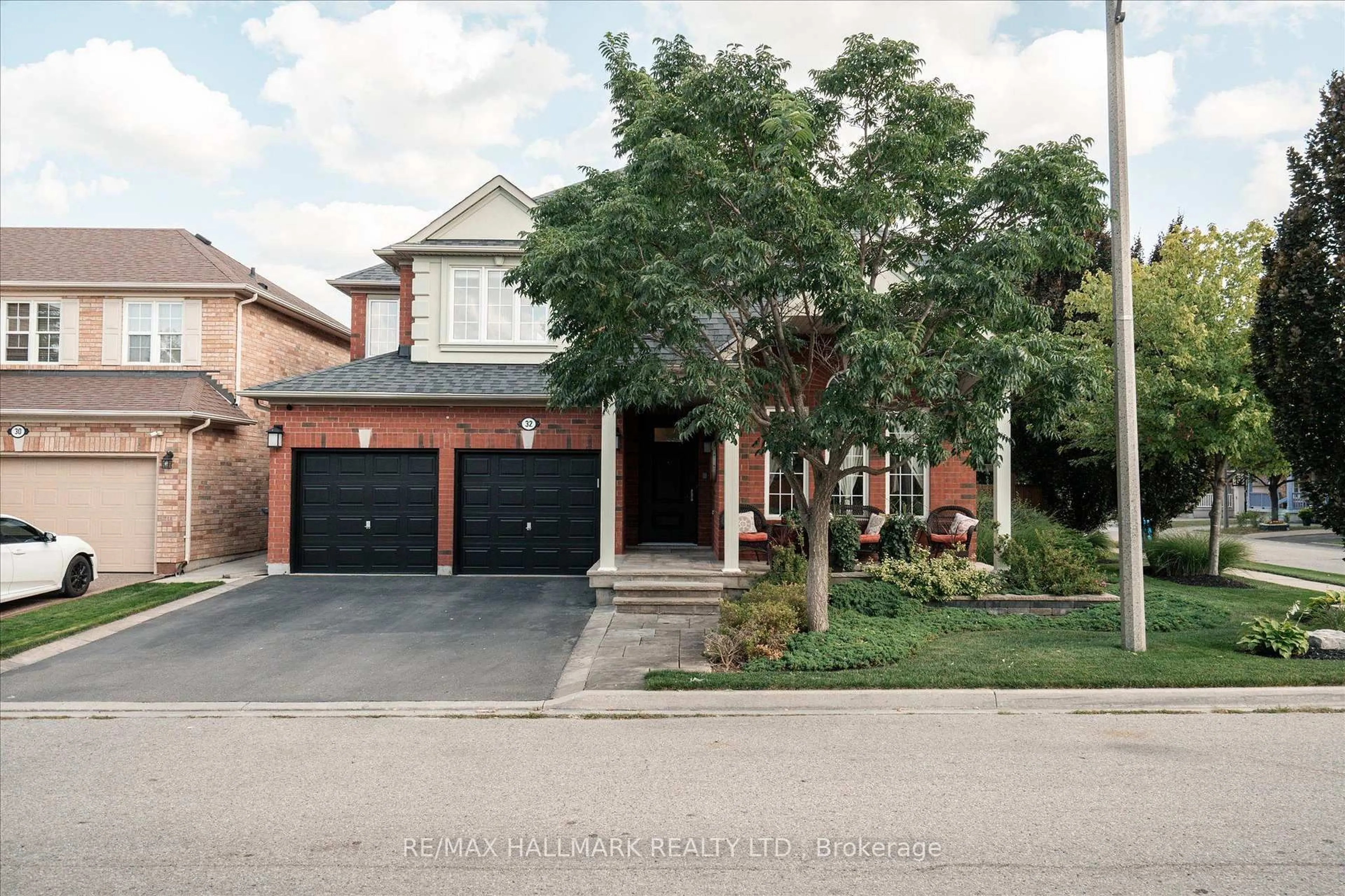Home with brick exterior material, street for 32 Redcastle St, Brampton Ontario L7A 1Y5