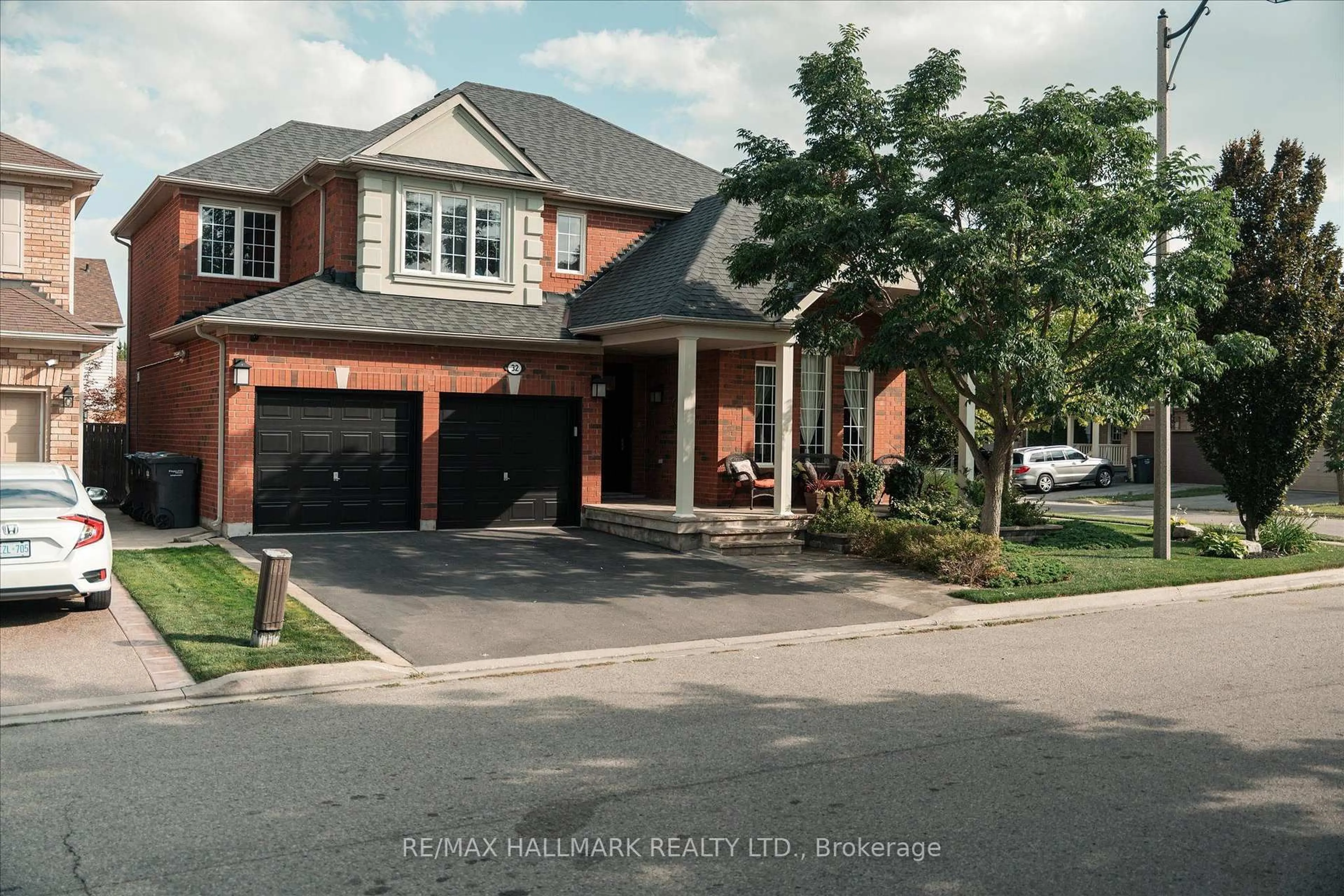 Home with brick exterior material, street for 32 Redcastle St, Brampton Ontario L7A 1Y5