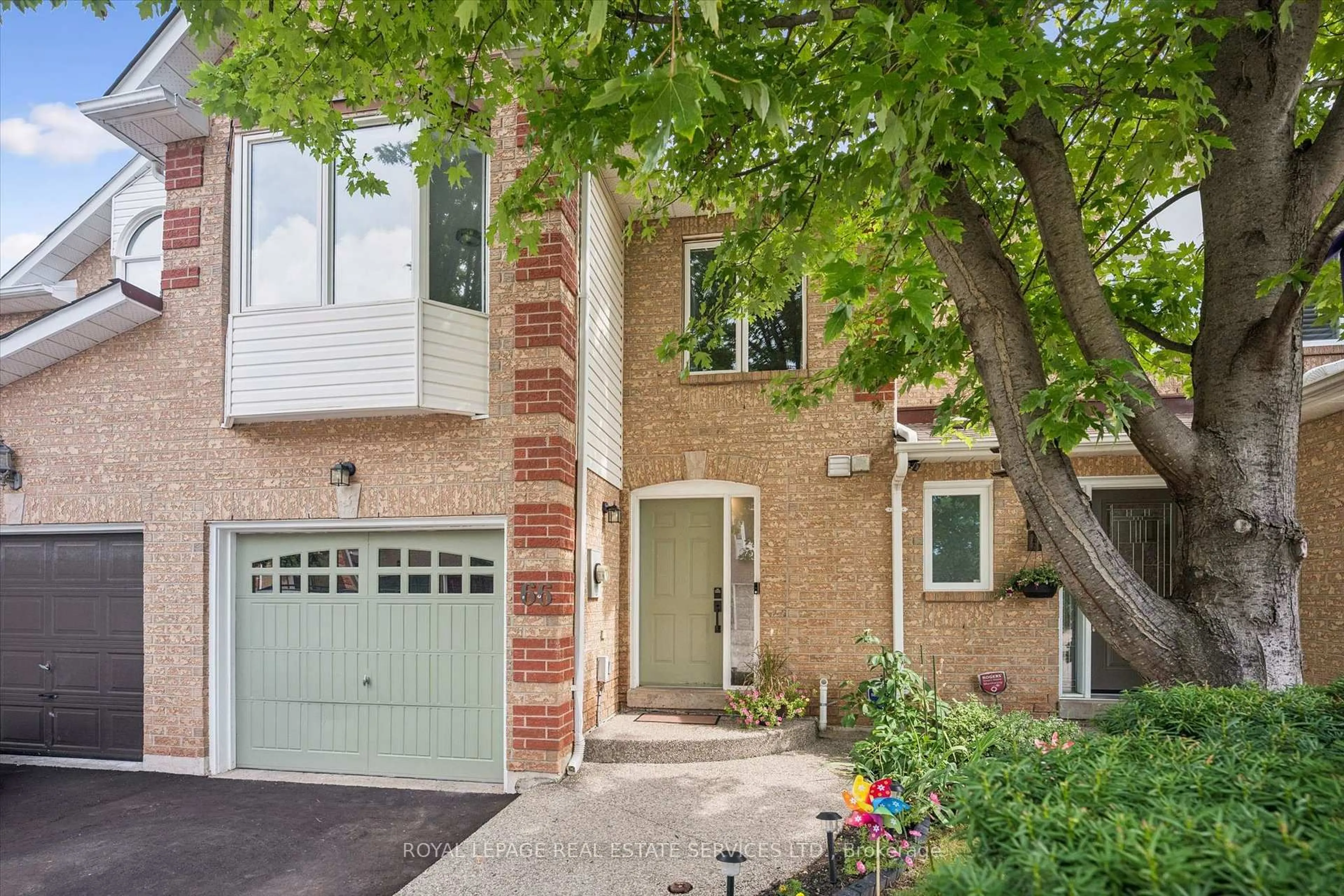 Home with brick exterior material, street for 1240 Westview Terr #66, Oakville Ontario L6M 3M4