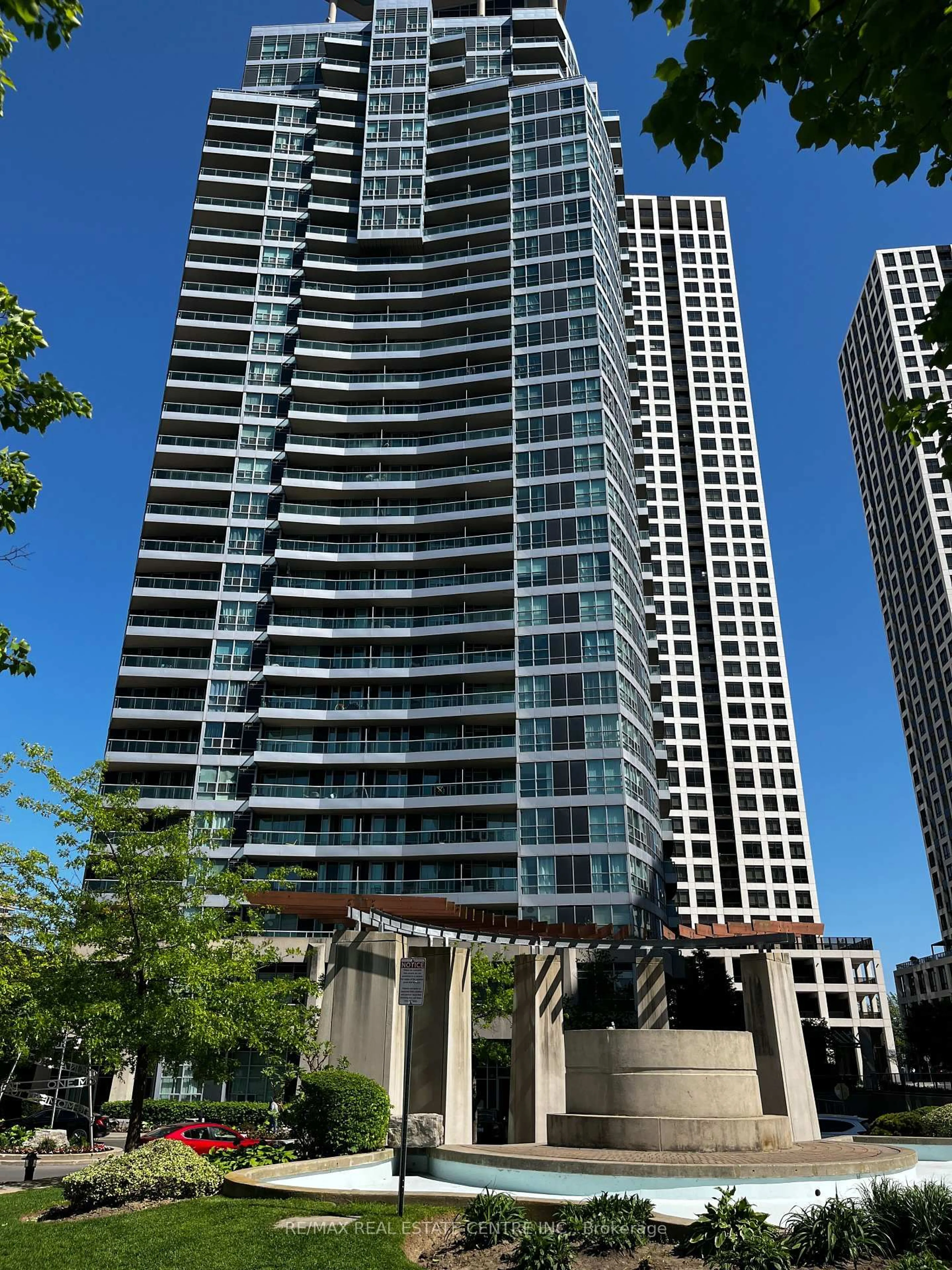 Unknown for 33 Elm Dr #1010, Mississauga Ontario L5B 4M2