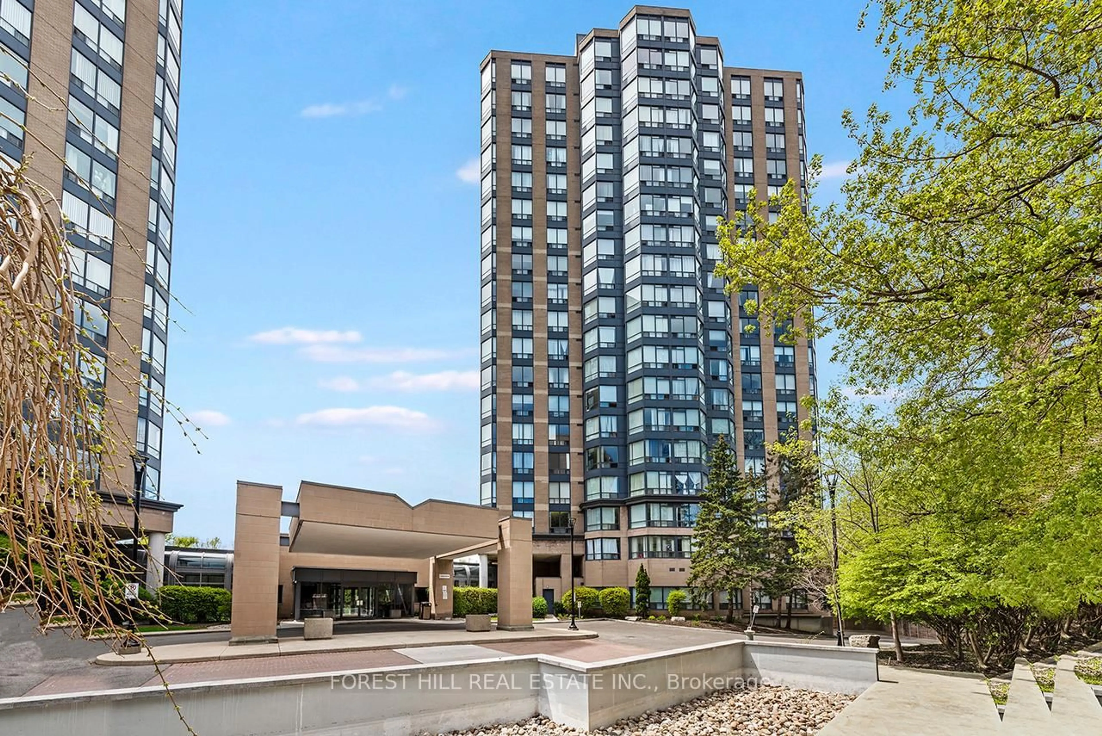 Indoor foyer for 3 Hickory Tree Rd #510, Toronto Ontario M9N 3W5