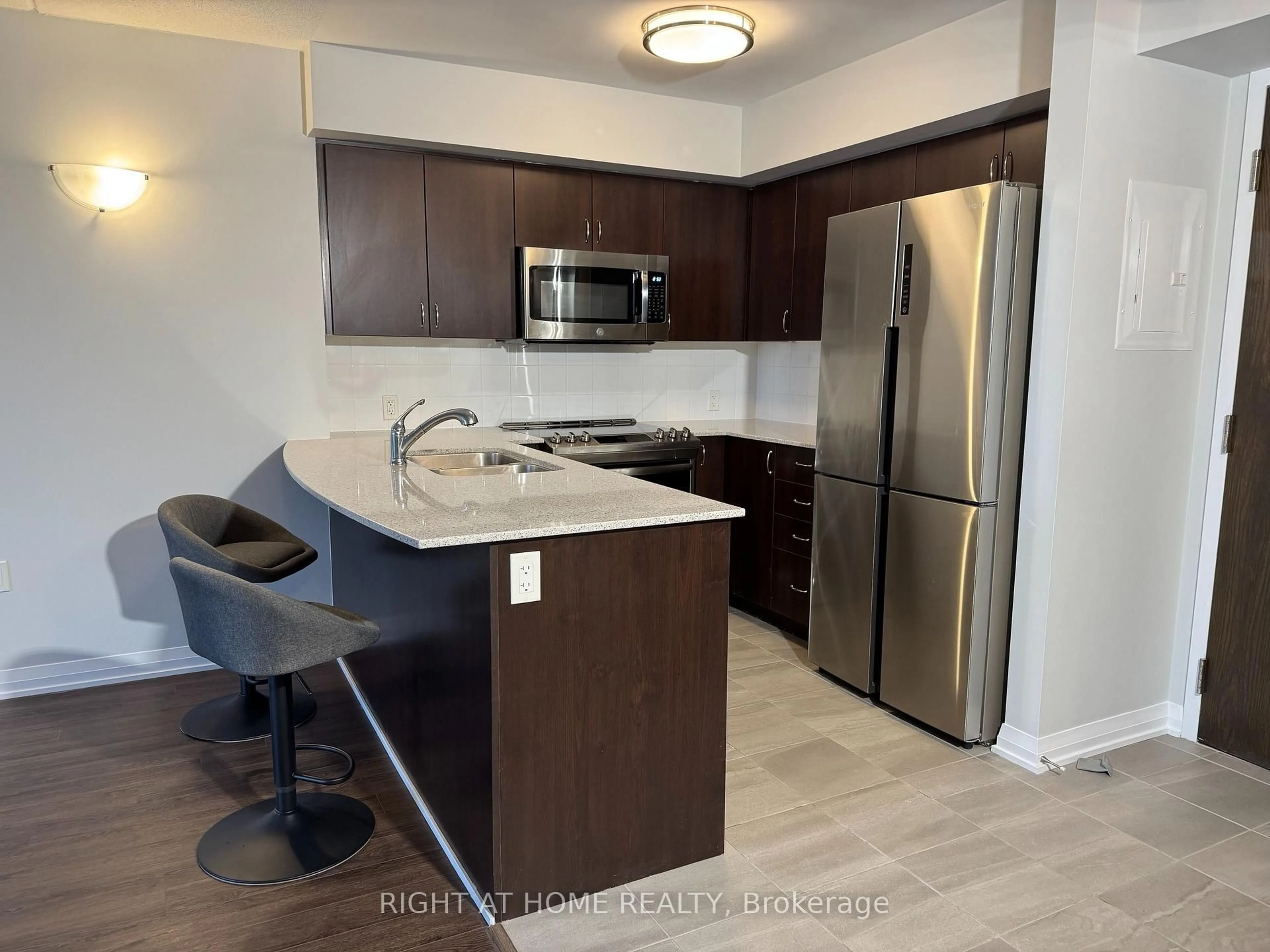 Standard kitchen, unknown for 40 Via Rosedale Way #307, Brampton Ontario L6R 4A4