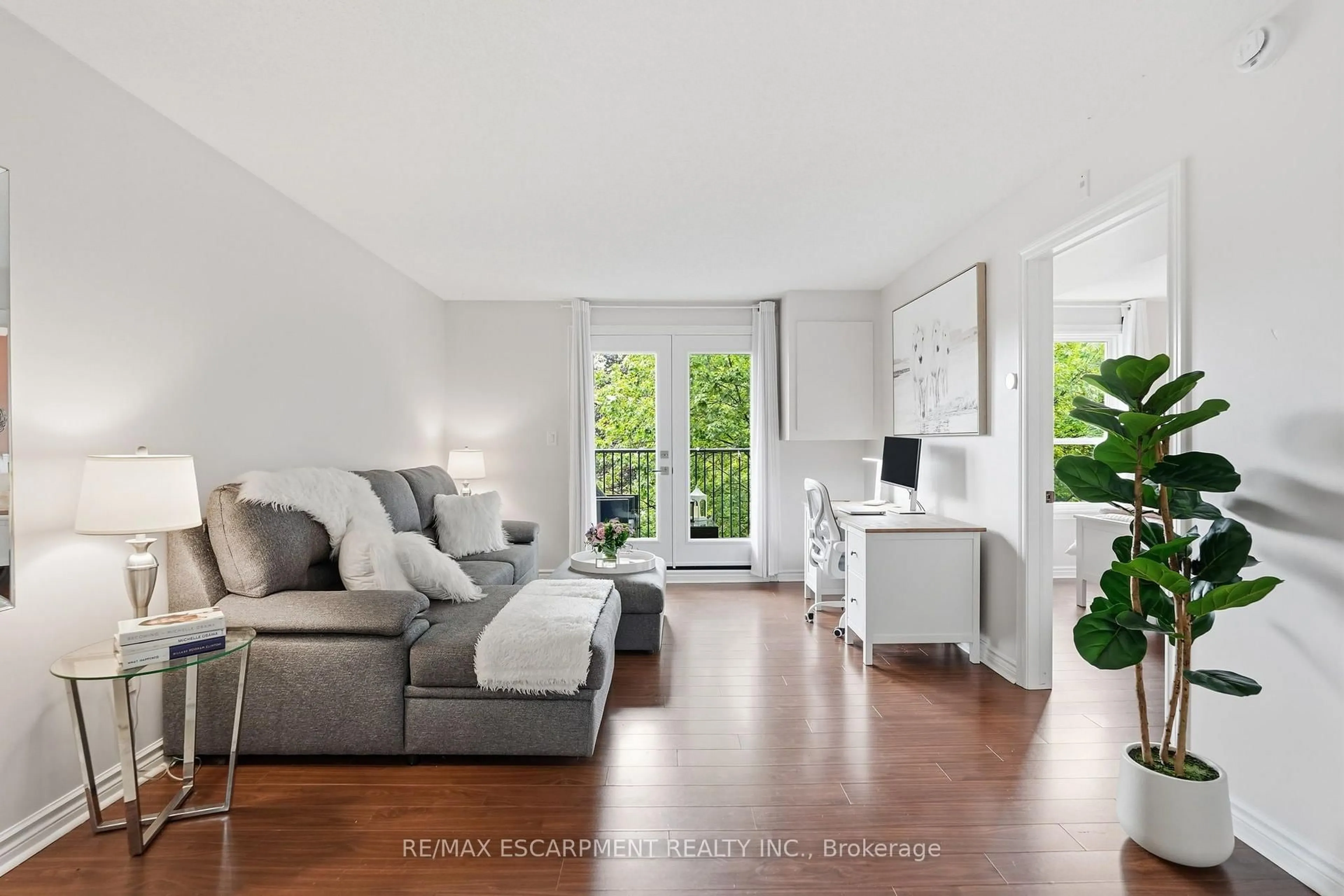 Living room with furniture, unknown for 2030 Cleaver Ave #322, Burlington Ontario L7M 4C3