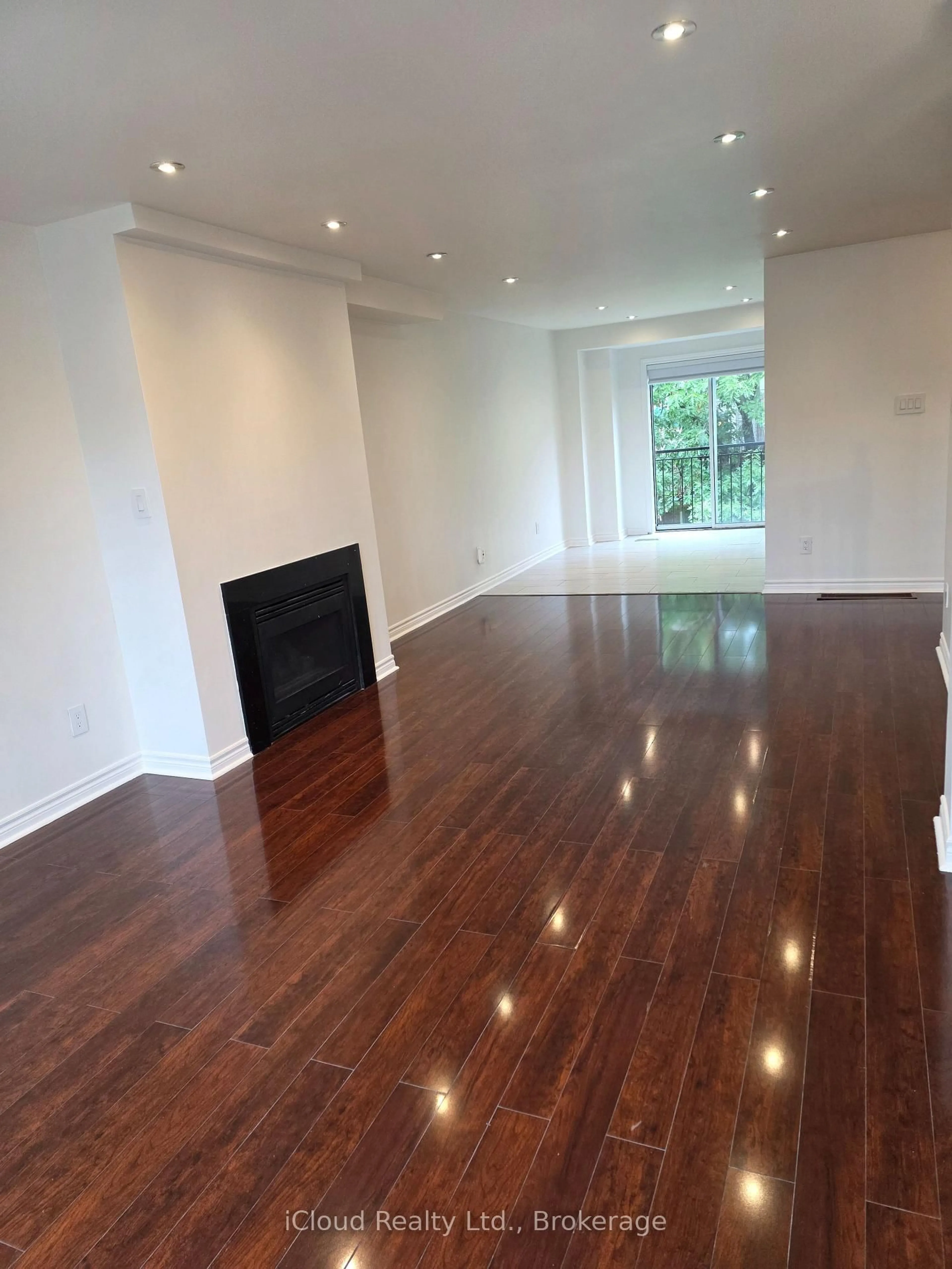 A pic of a room for 2398 Britannia Rd #68, Mississauga Ontario L5M 6B6