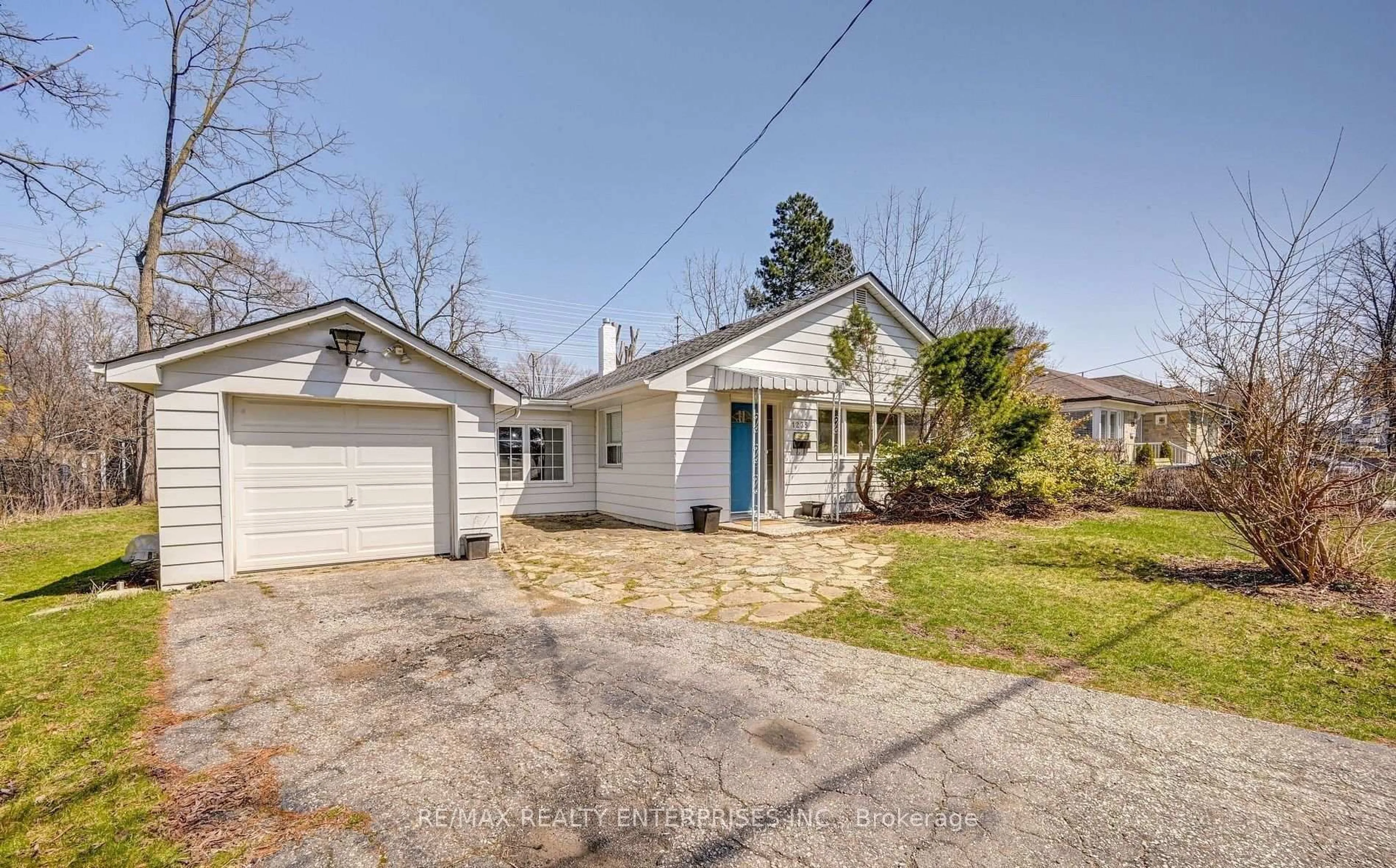 Unknown for 1235 Old River Rd, Mississauga Ontario L5G 3G2