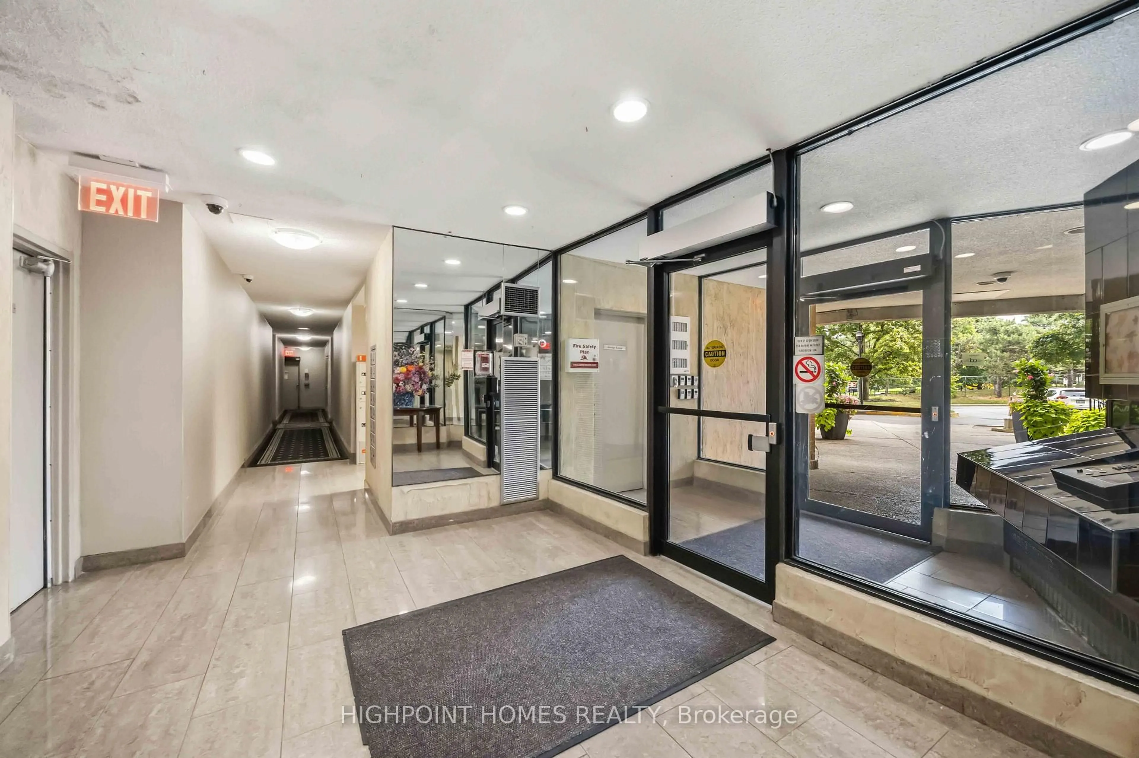 Indoor foyer for 10 Martha Eaton Way #109, Toronto Ontario M6M 5B3