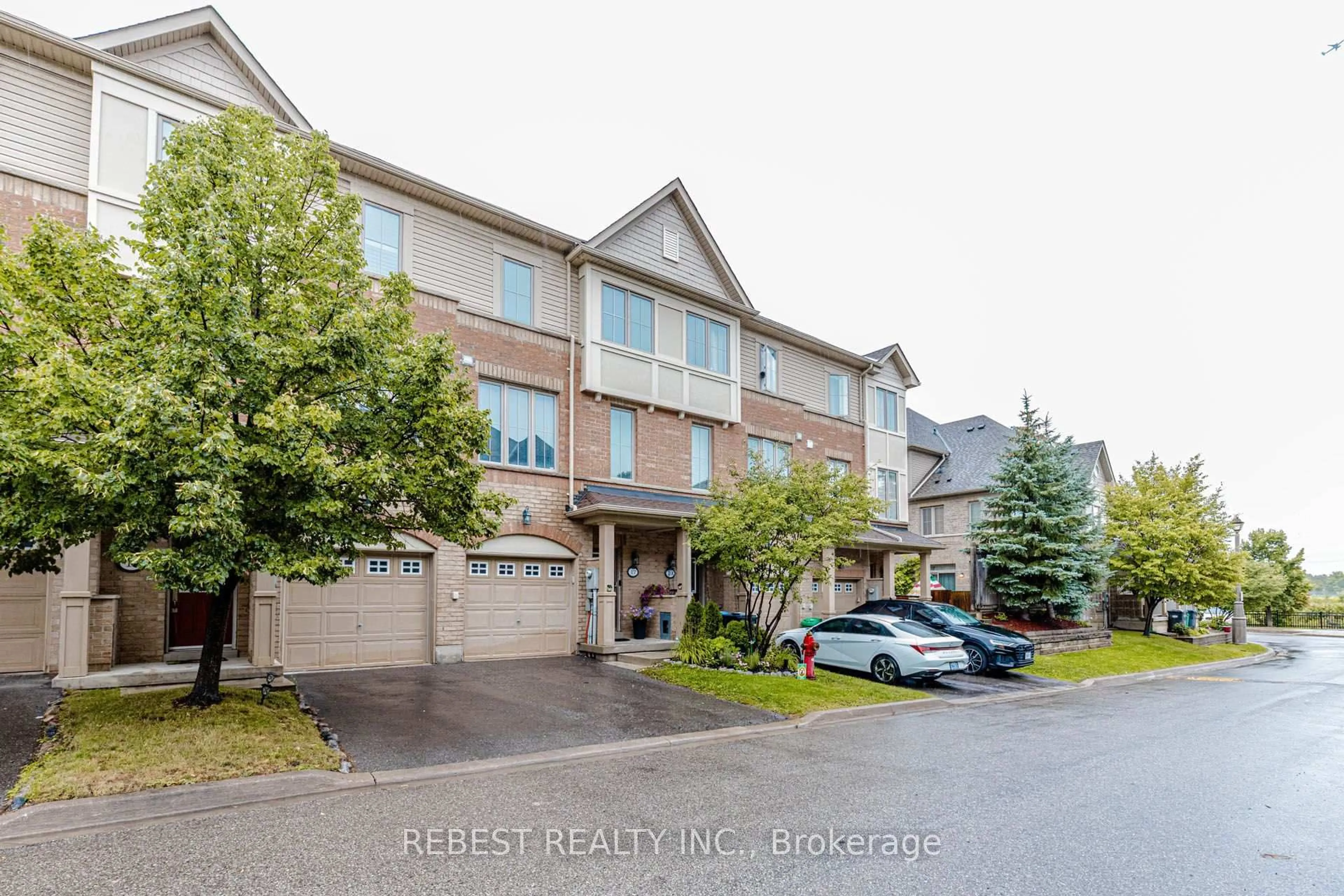 A pic from outside/outdoor area/front of a property/back of a property/a pic from drone, street for 15 Cailiff St, Brampton Ontario L6Y 0P9