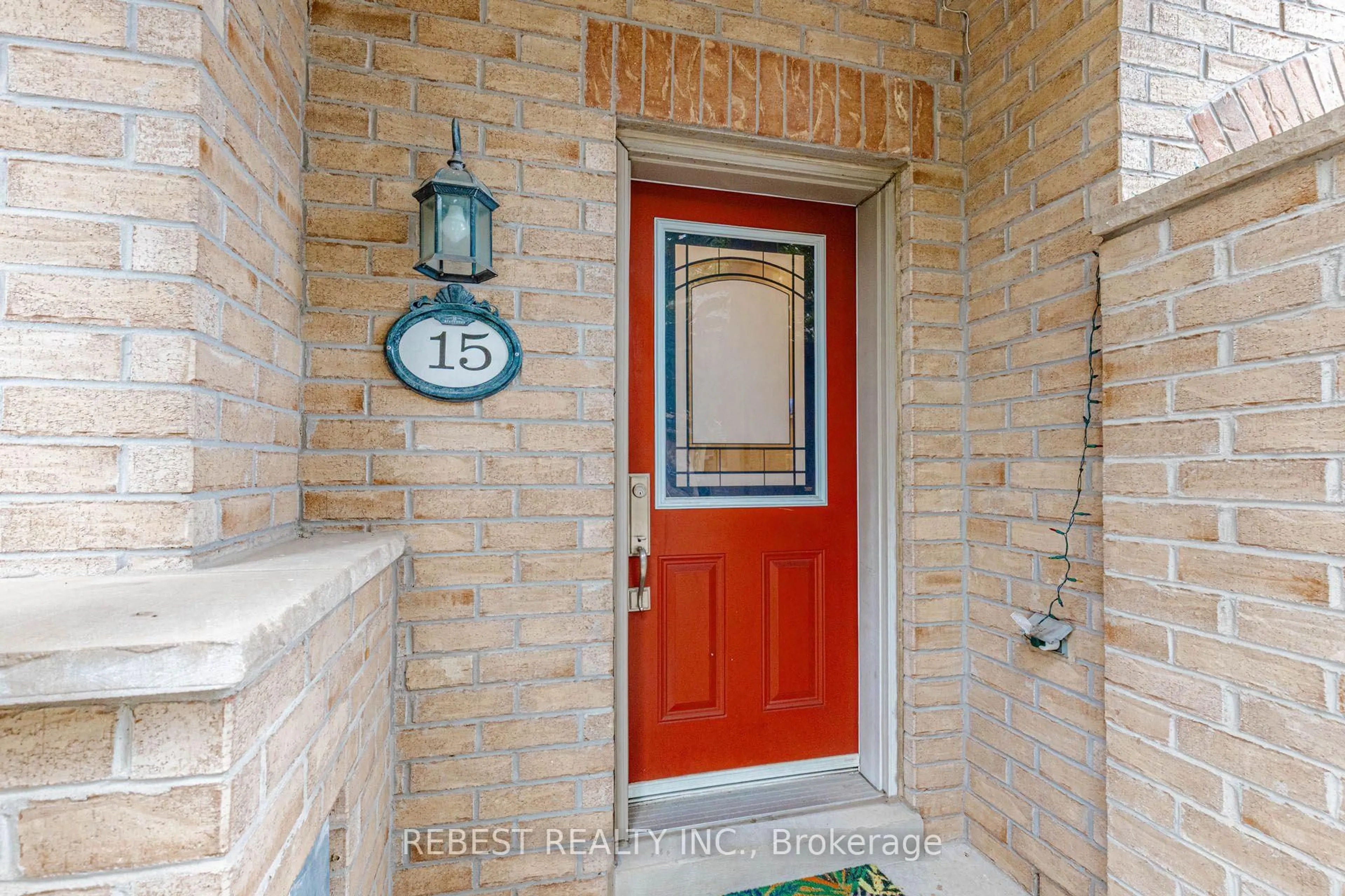 Indoor entryway for 15 Cailiff St, Brampton Ontario L6Y 0P9