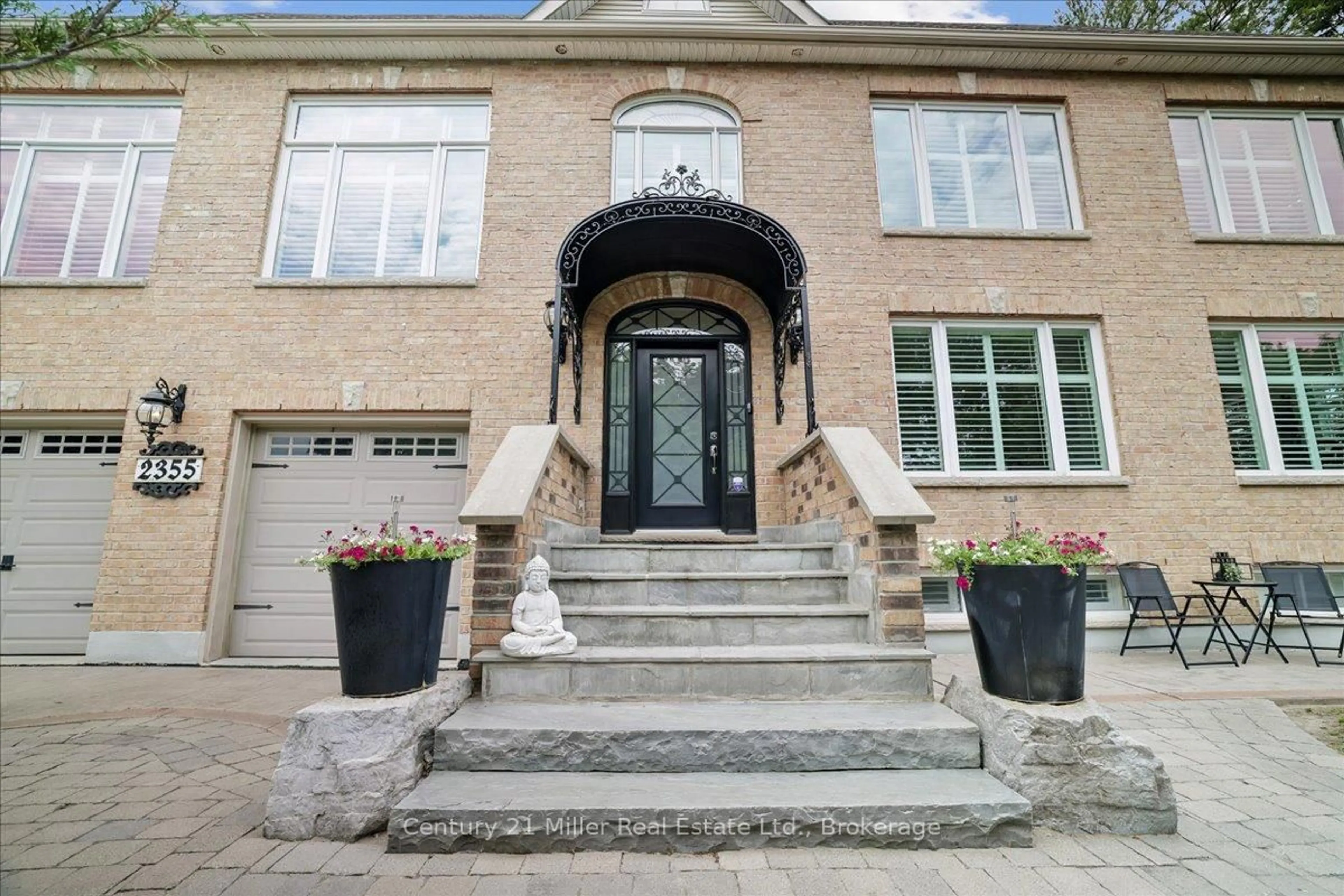 Unknown for 2355 Old Carriage Rd, Mississauga Ontario L5C 1Y6
