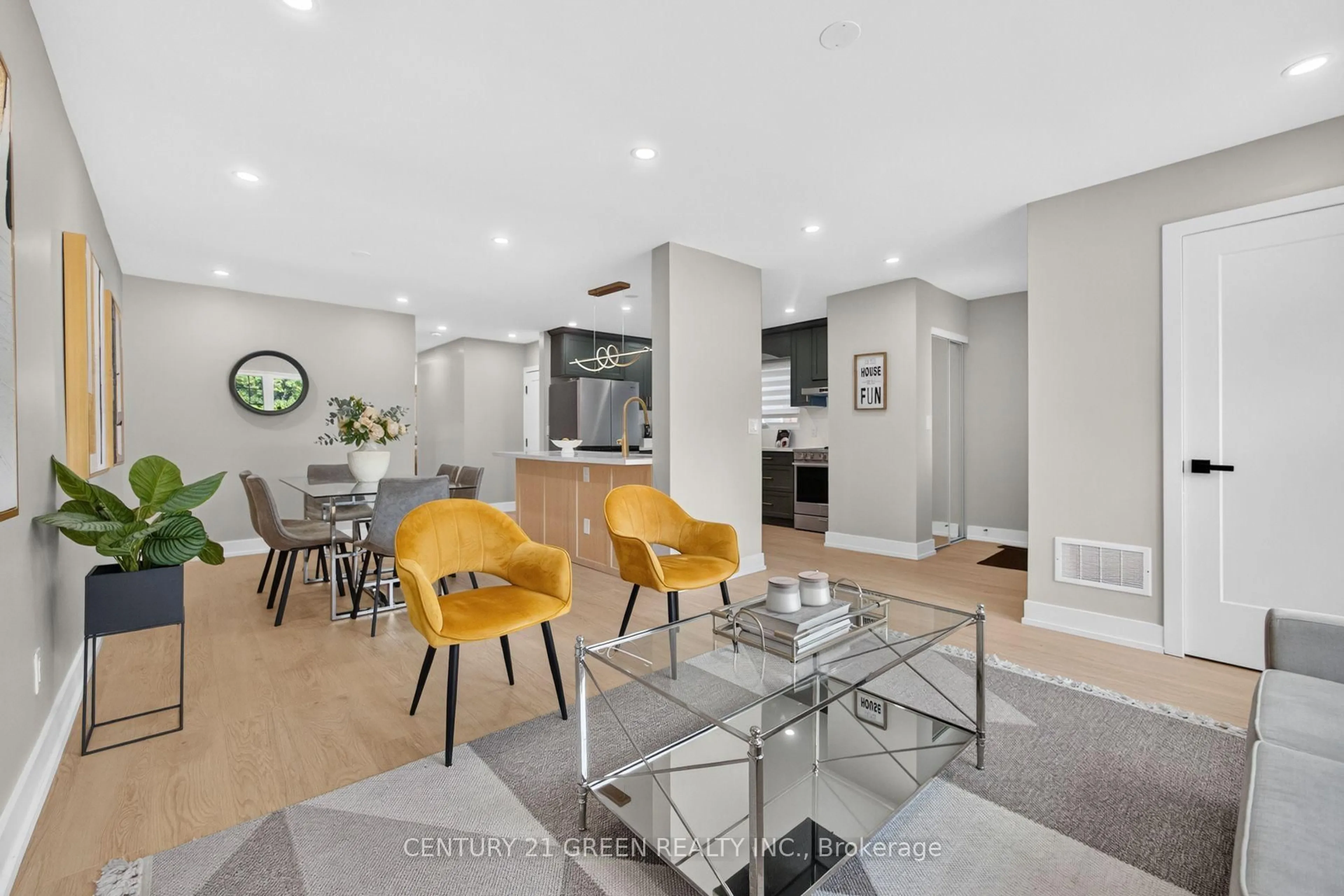 Open concept kitchen, unknown for 3628 Anniversary Rd, Mississauga Ontario L5C 2G1