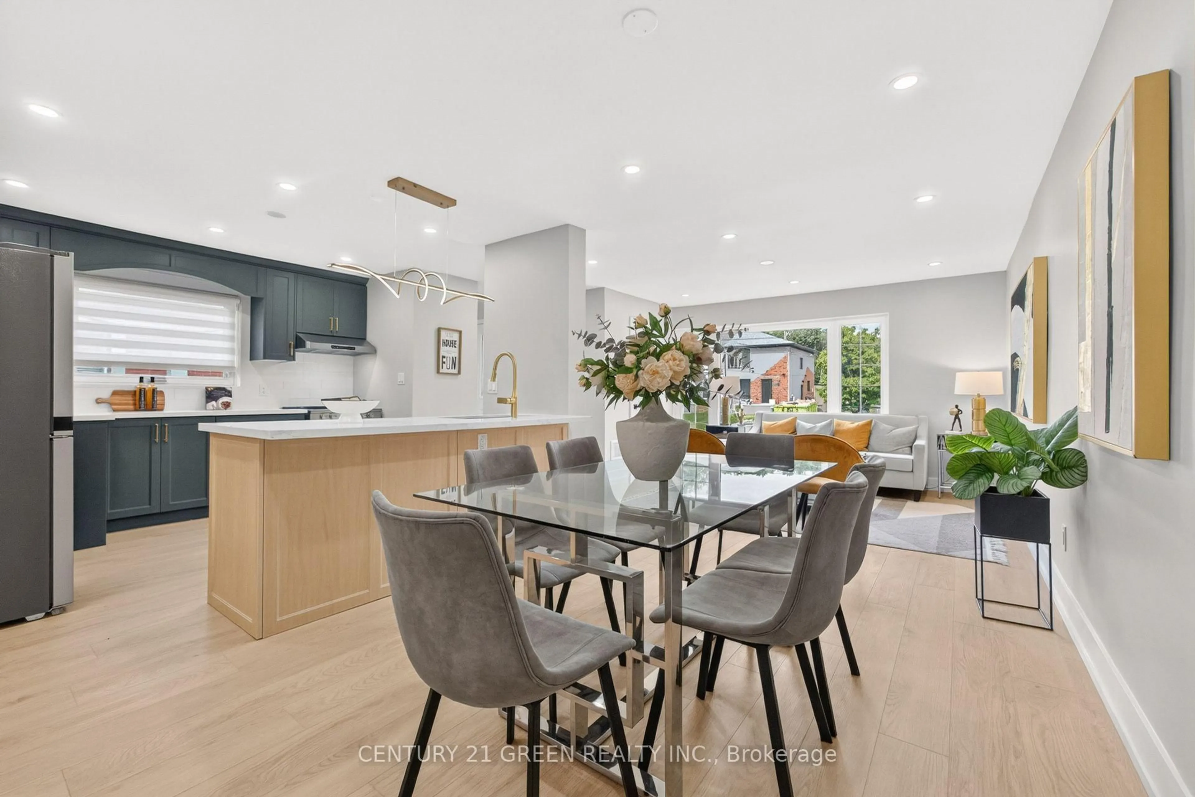 Open concept kitchen, unknown for 3628 Anniversary Rd, Mississauga Ontario L5C 2G1