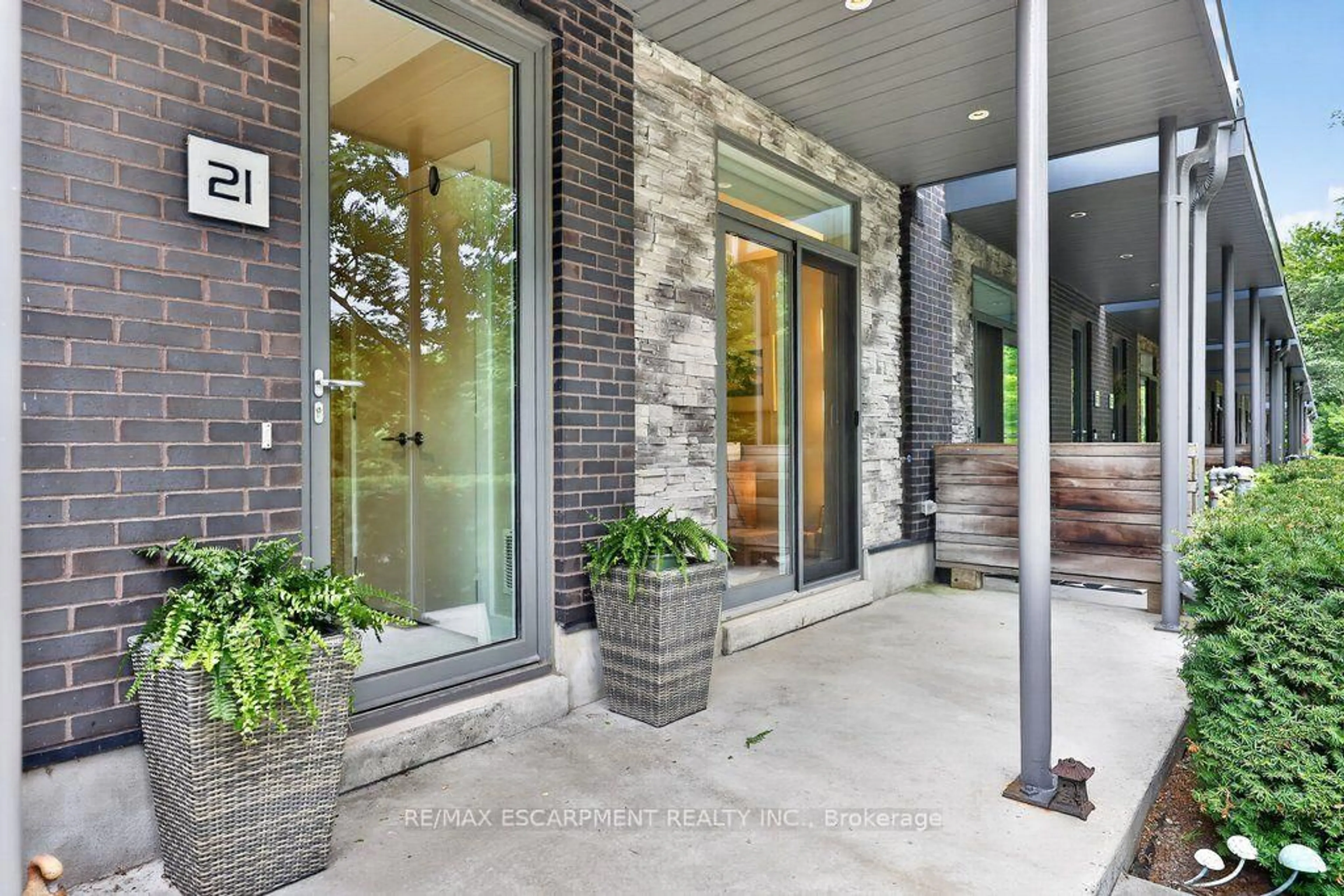 Unknown for 21 Godfreys Lane, Mississauga Ontario L5H 2T1