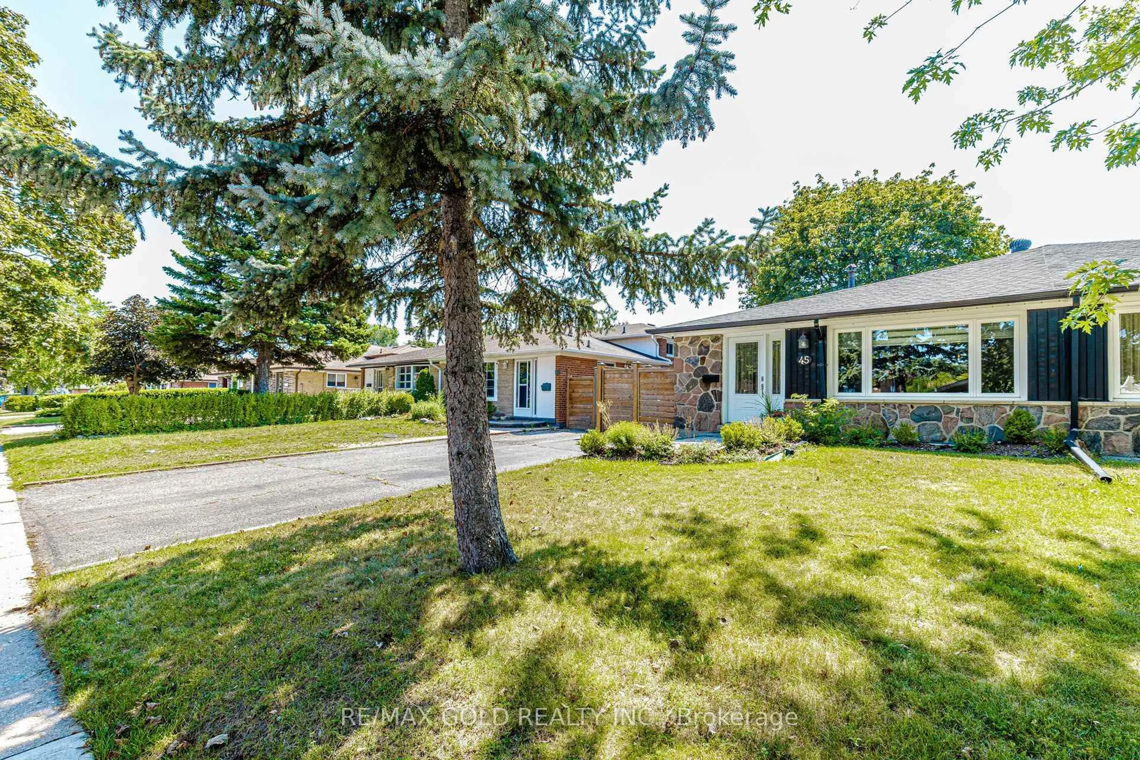 Unknown for 45 Grange Dr, Brampton Ontario L6X 2H1