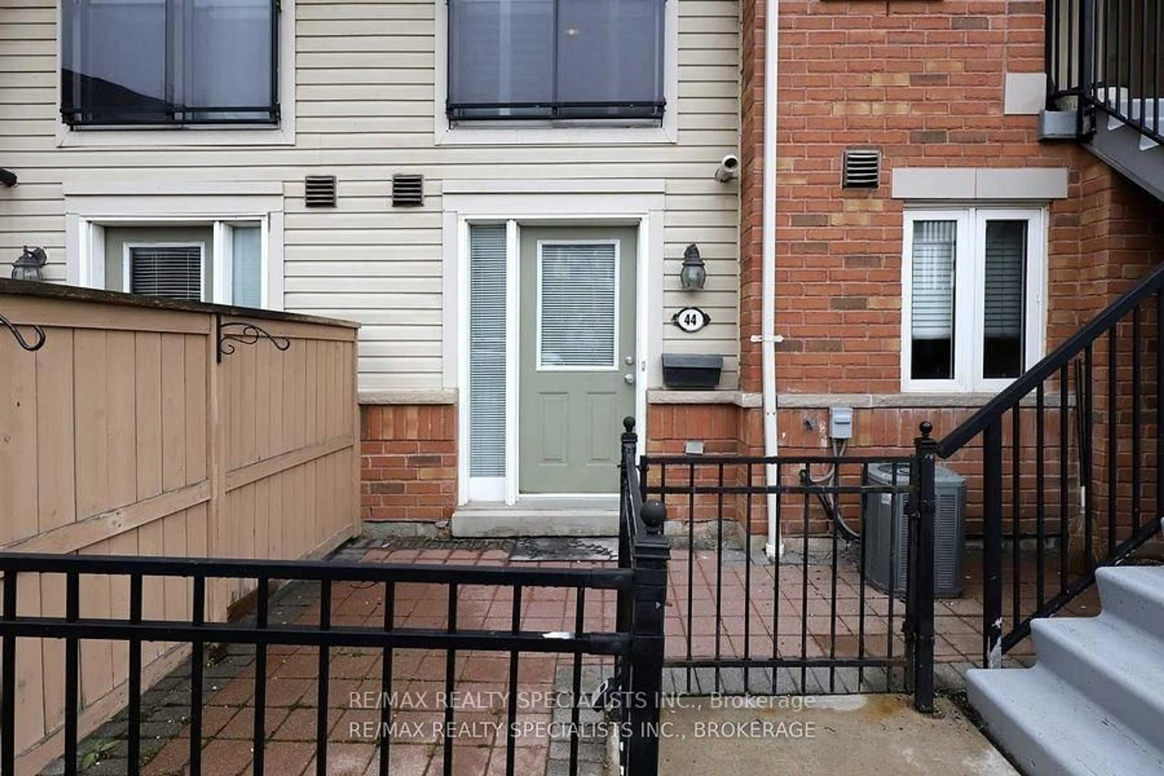 Patio, street for 4620 Guildwood Way #44, Mississauga Ontario L5R 4H4