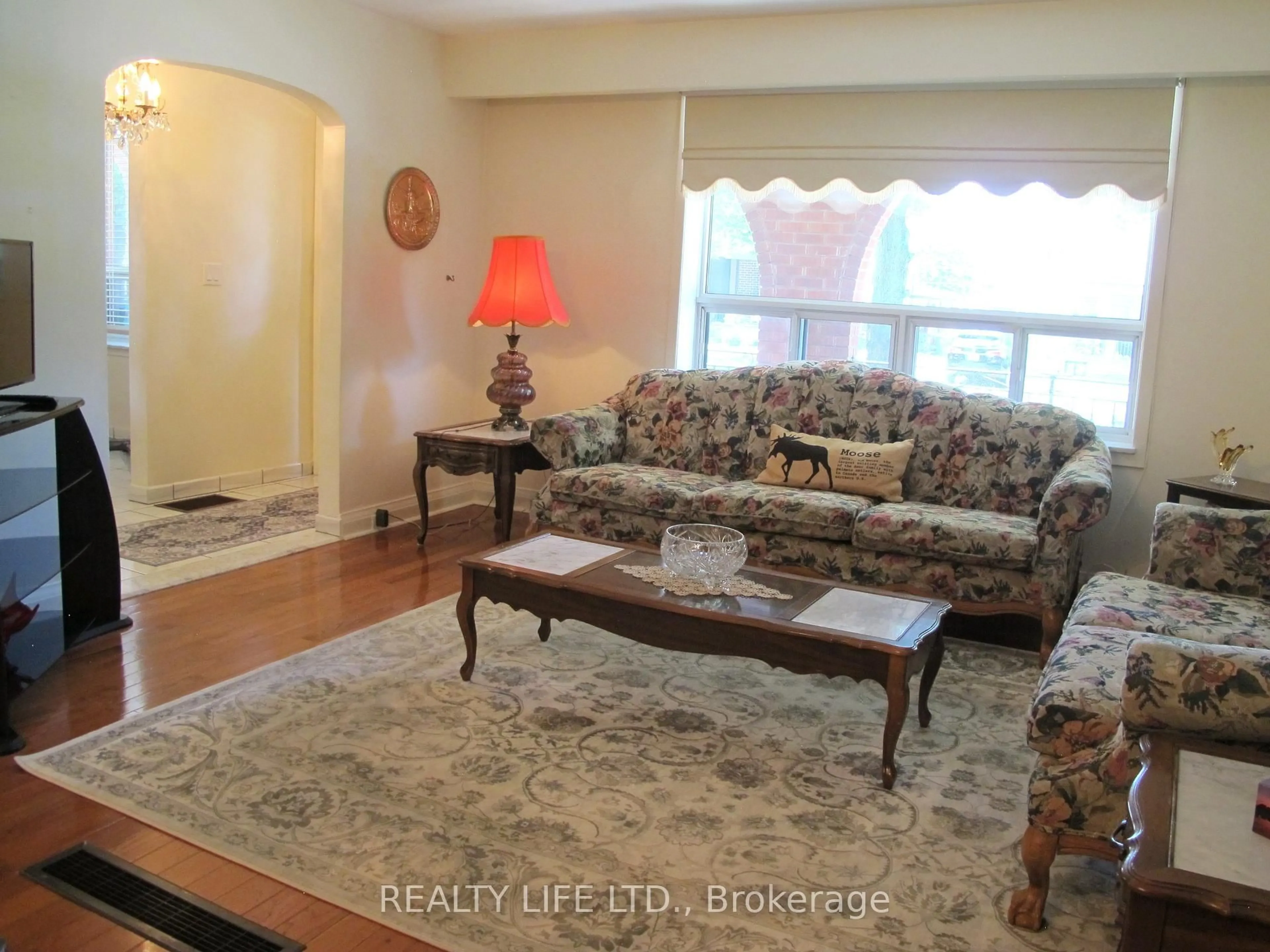Living room with furniture, unknown for 4 Rosalie Ave, Toronto Ontario M3L 1C5