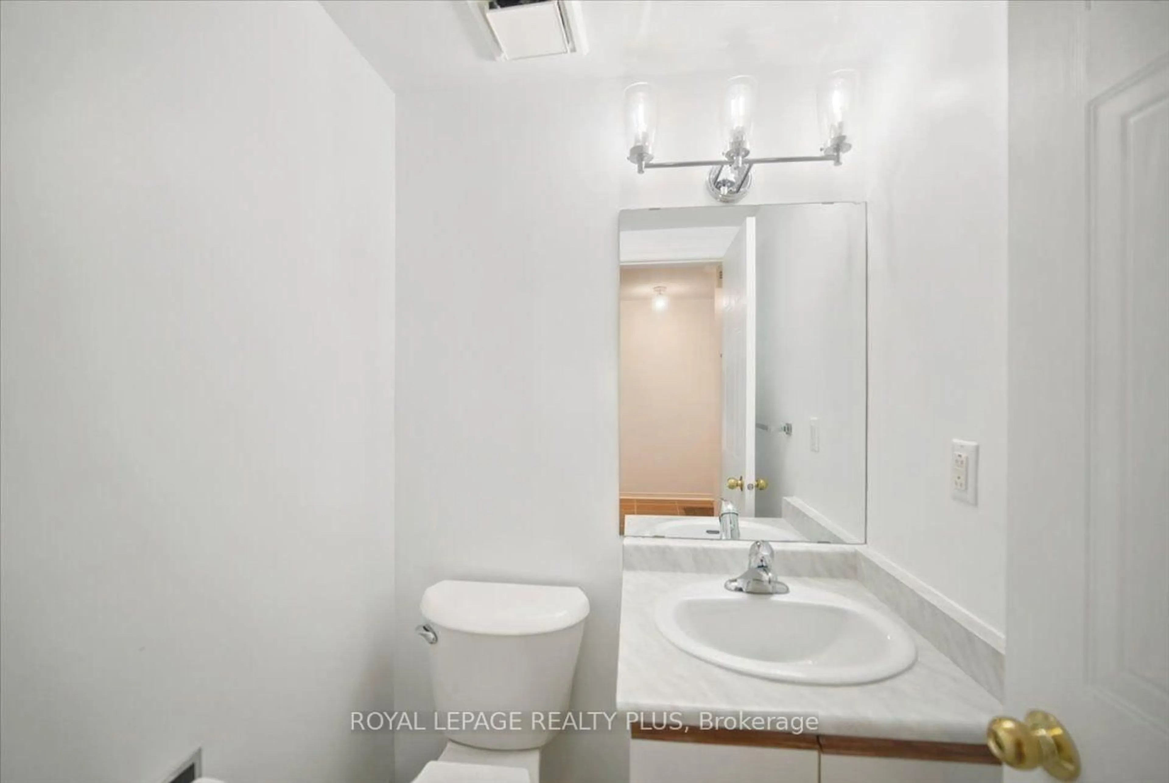 Standard bathroom, unknown for 45 Bristol Rd #15, Mississauga Ontario L4Z 3P5