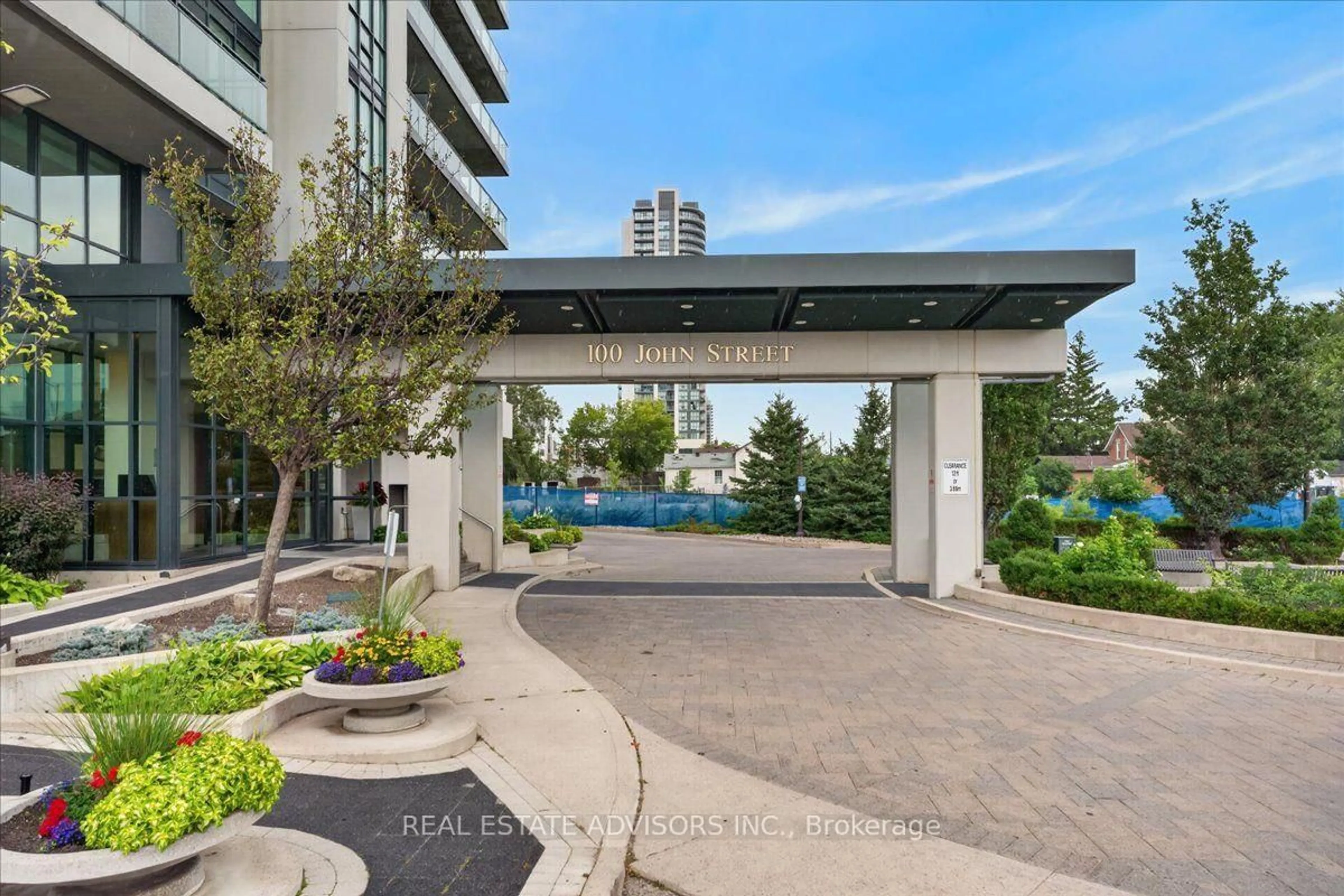 Unknown for 100 John St #608, Brampton Ontario L6W 0A8