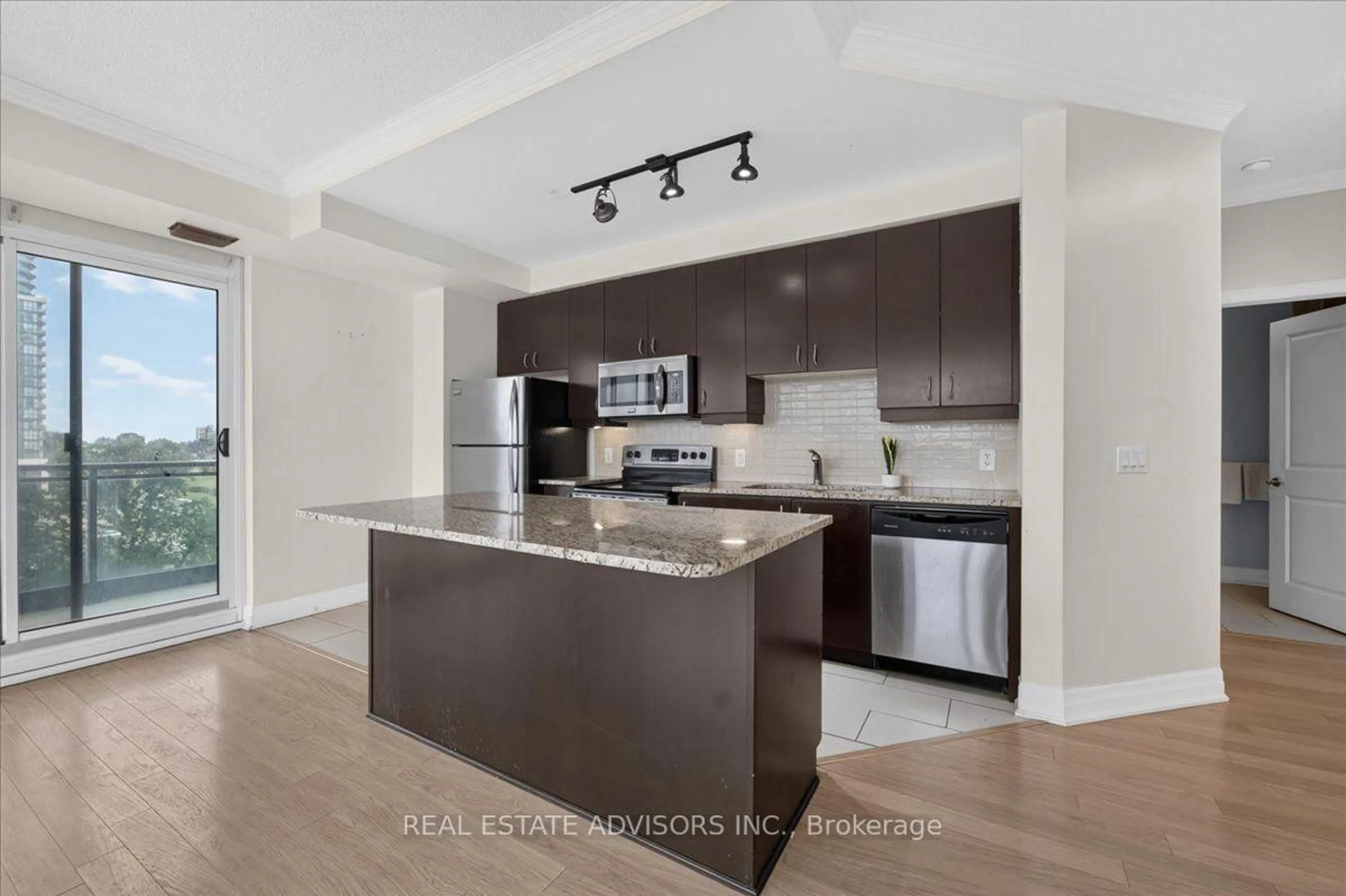 Open concept kitchen, unknown for 100 John St #608, Brampton Ontario L6W 0A8