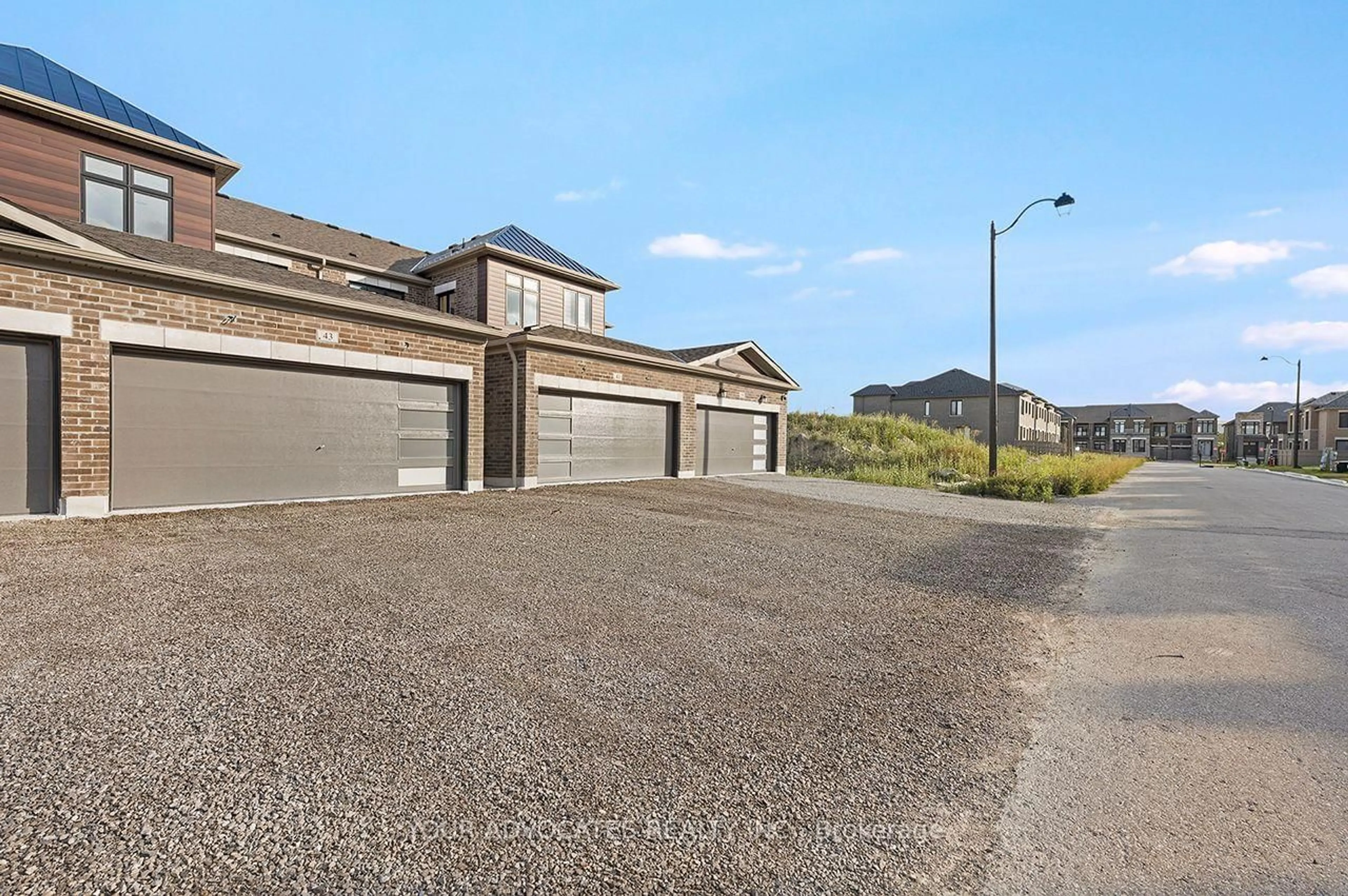 A pic from outside/outdoor area/front of a property/back of a property/a pic from drone, street for 43 Falby Rd, Brampton Ontario L6P 4S1