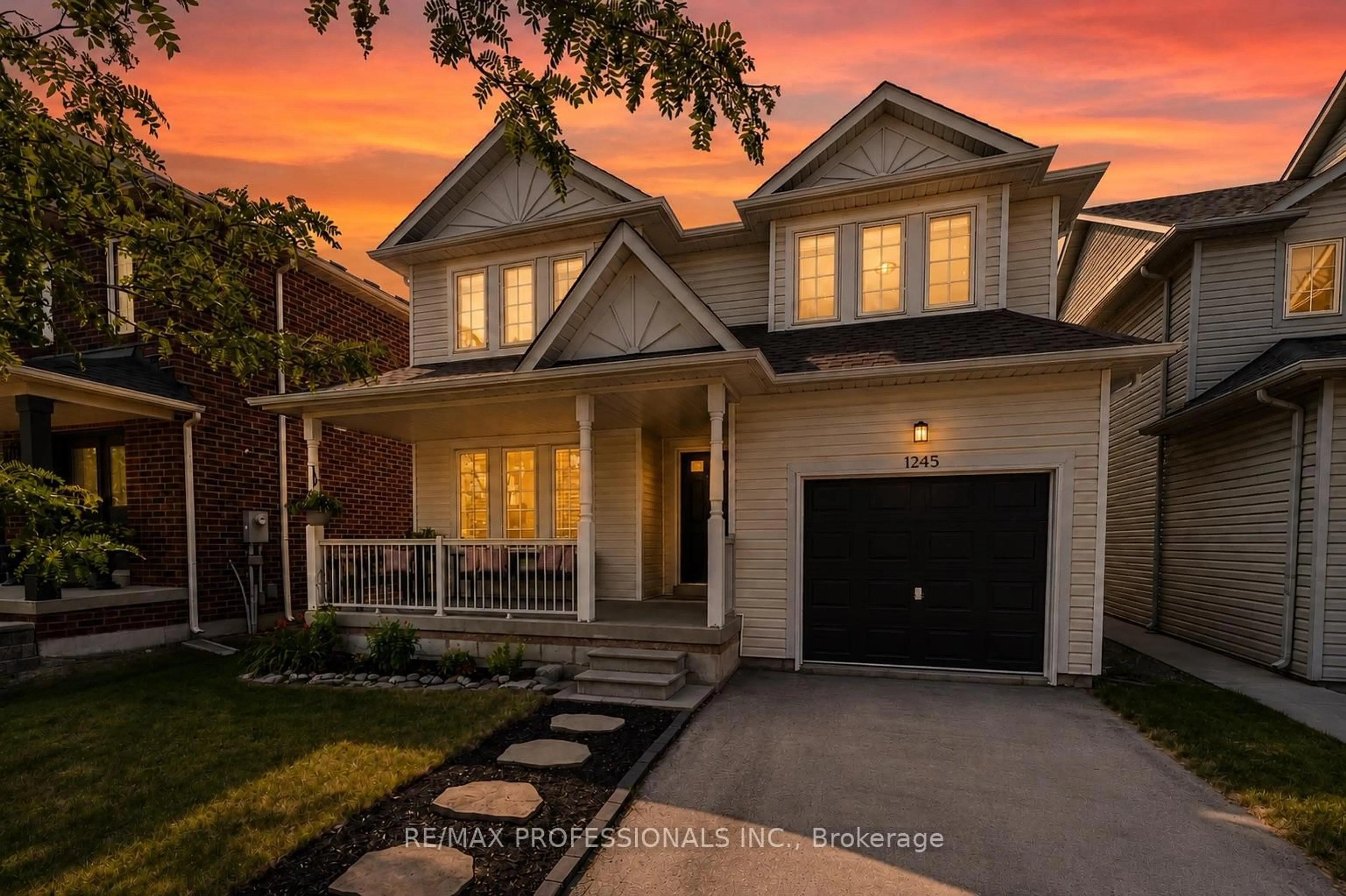 Home with brick exterior material, street for 1245 Newell St, Milton Ontario L9T 6C2