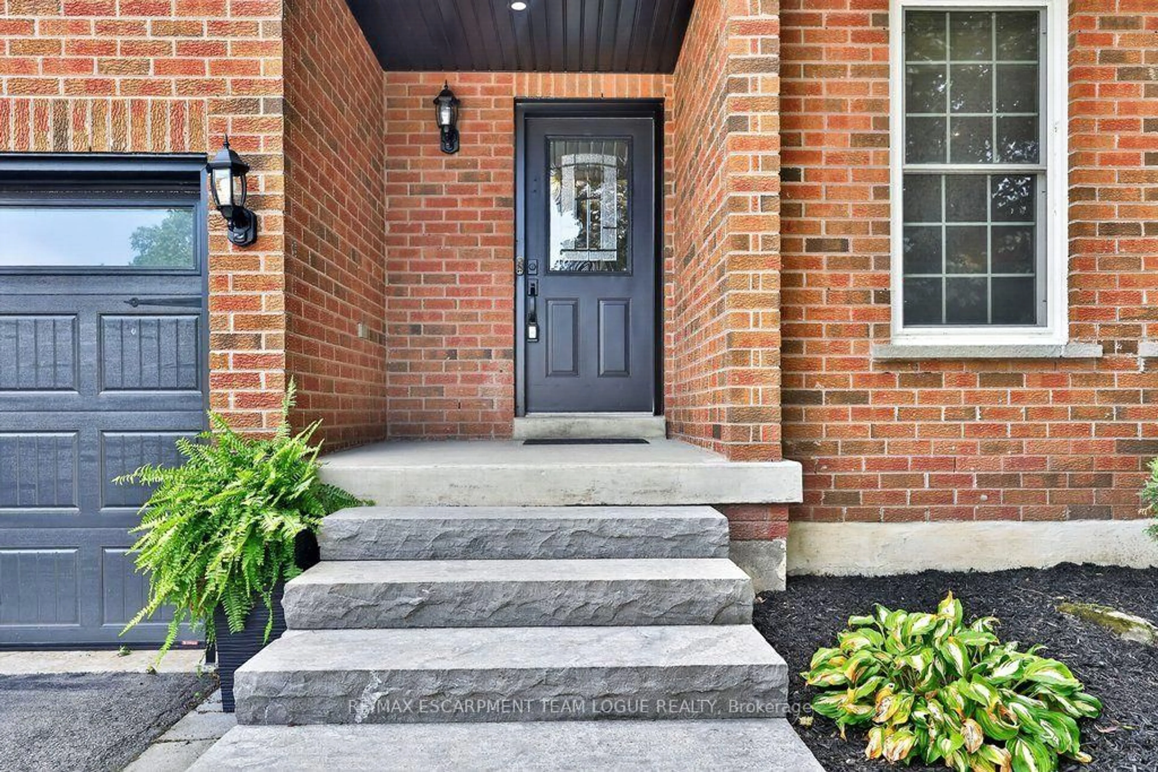 Home with brick exterior material, street for 2114 Country Club Dr, Burlington Ontario L7M 4A5