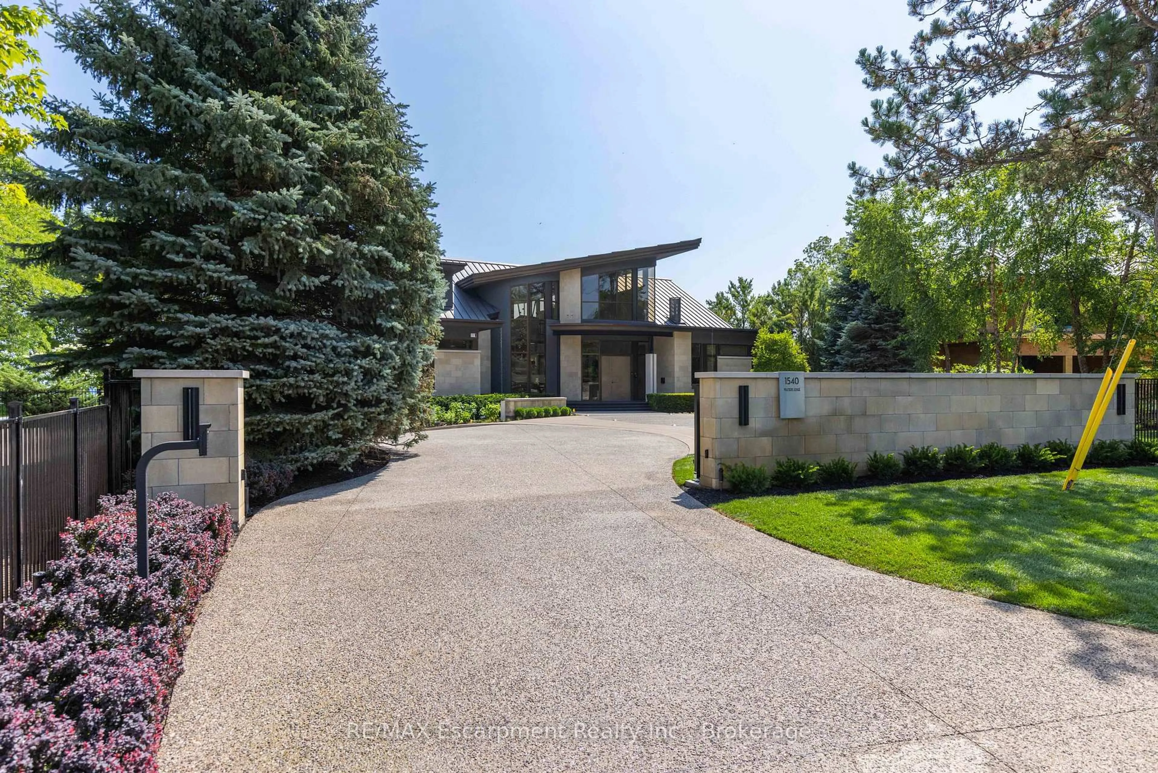 Unknown for 1540 WATERSEDGE Rd, Mississauga Ontario L5J 1A4