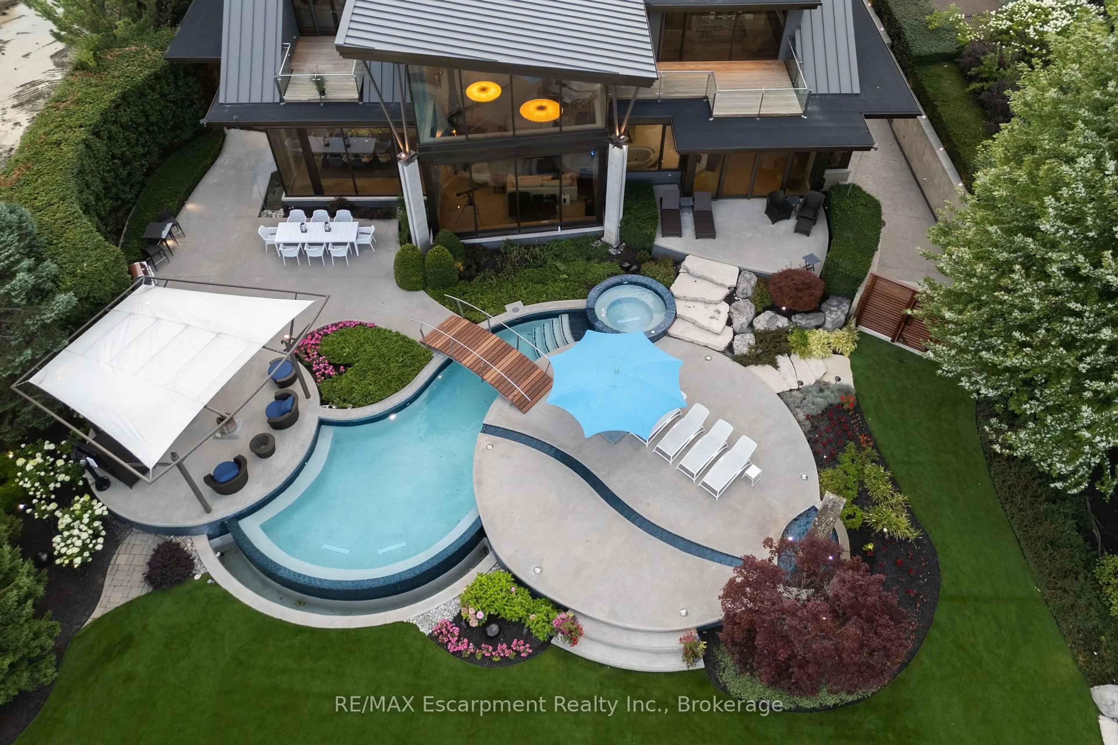 Pool for 1540 WATERSEDGE Rd, Mississauga Ontario L5J 1A4