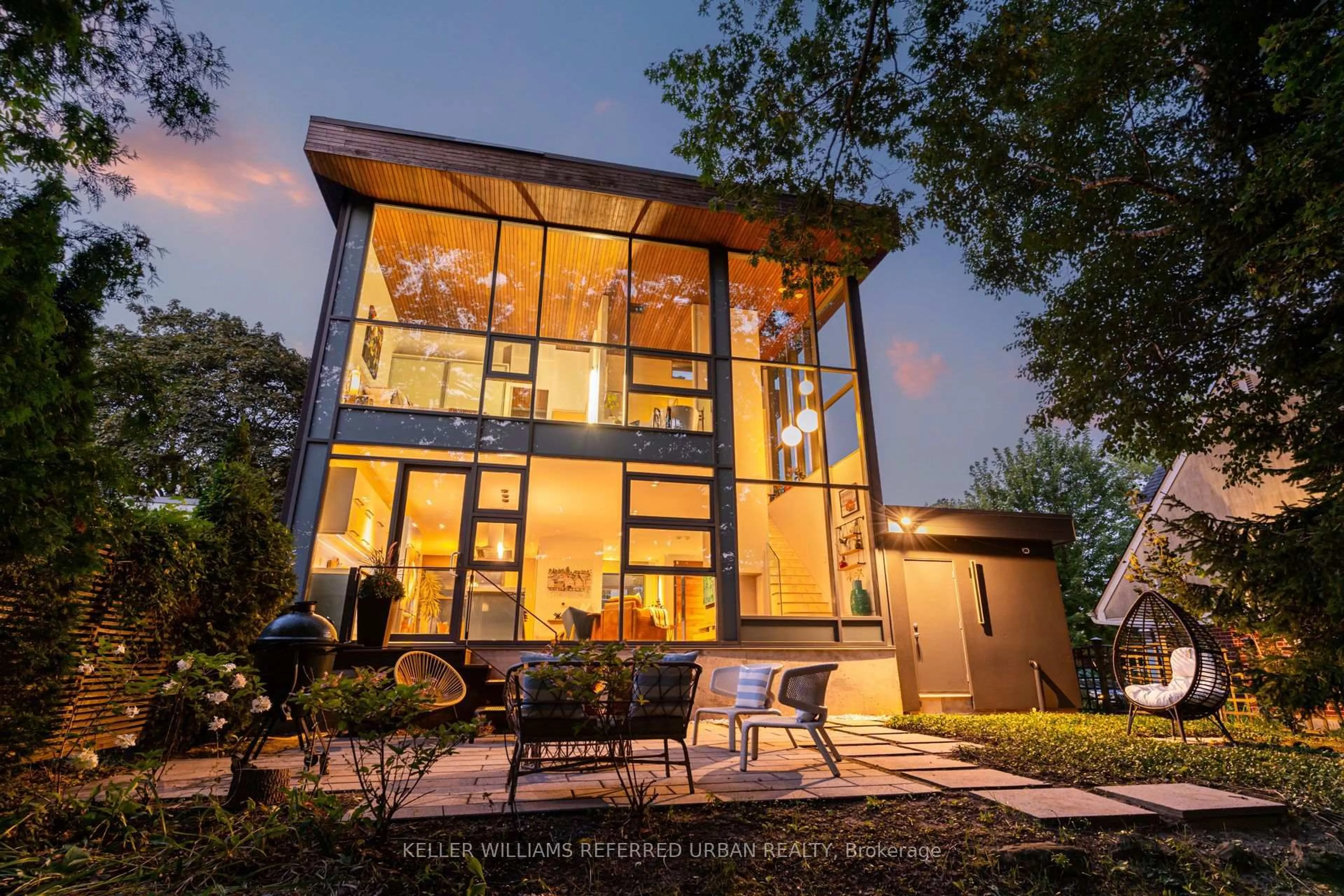 Home with brick exterior material, building for 28 Beaucourt Rd, Toronto Ontario M8Y 3G2
