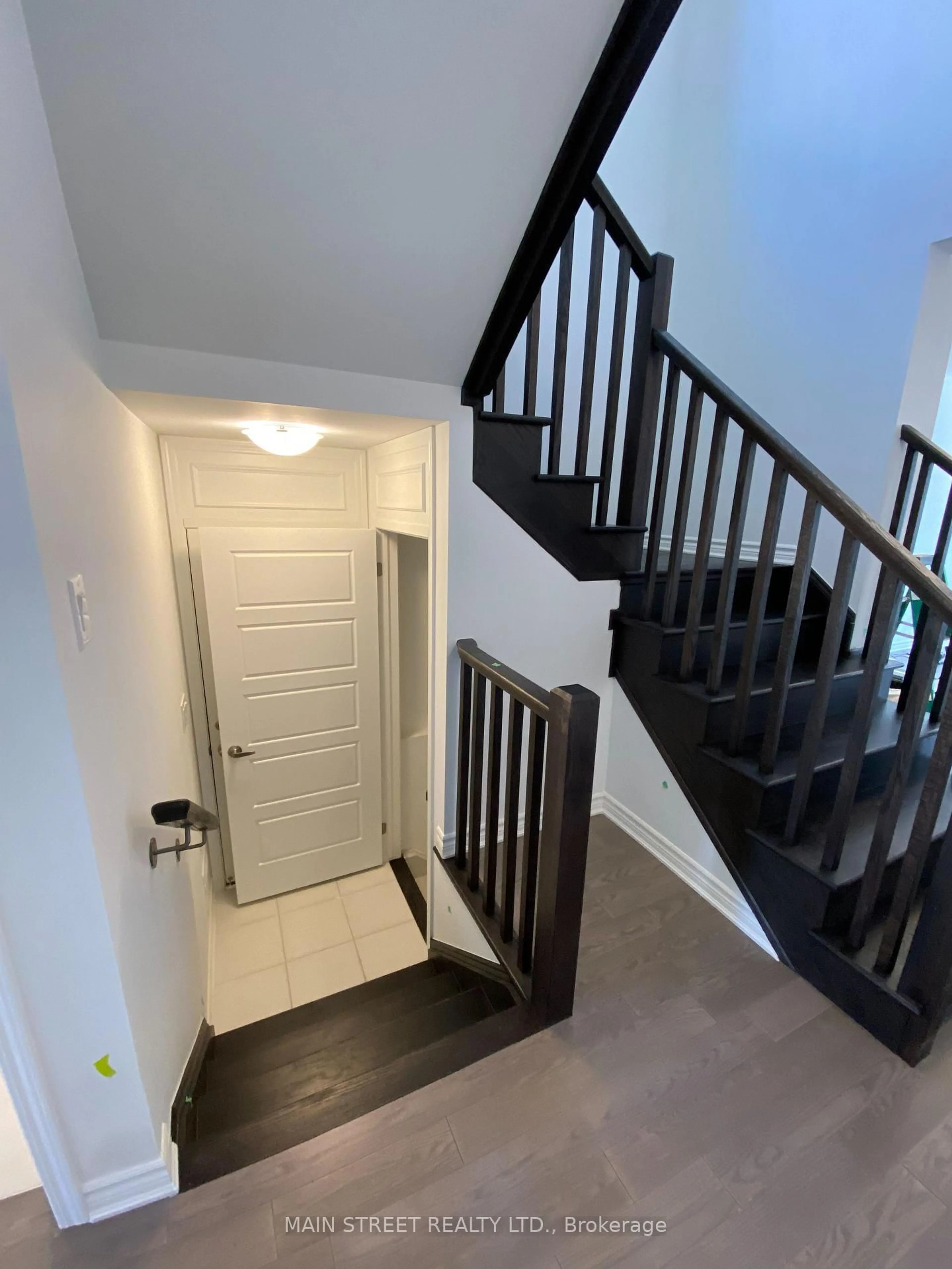 Unknown for 1253 Muskoka Hts, Milton Ontario L9E 1Z1