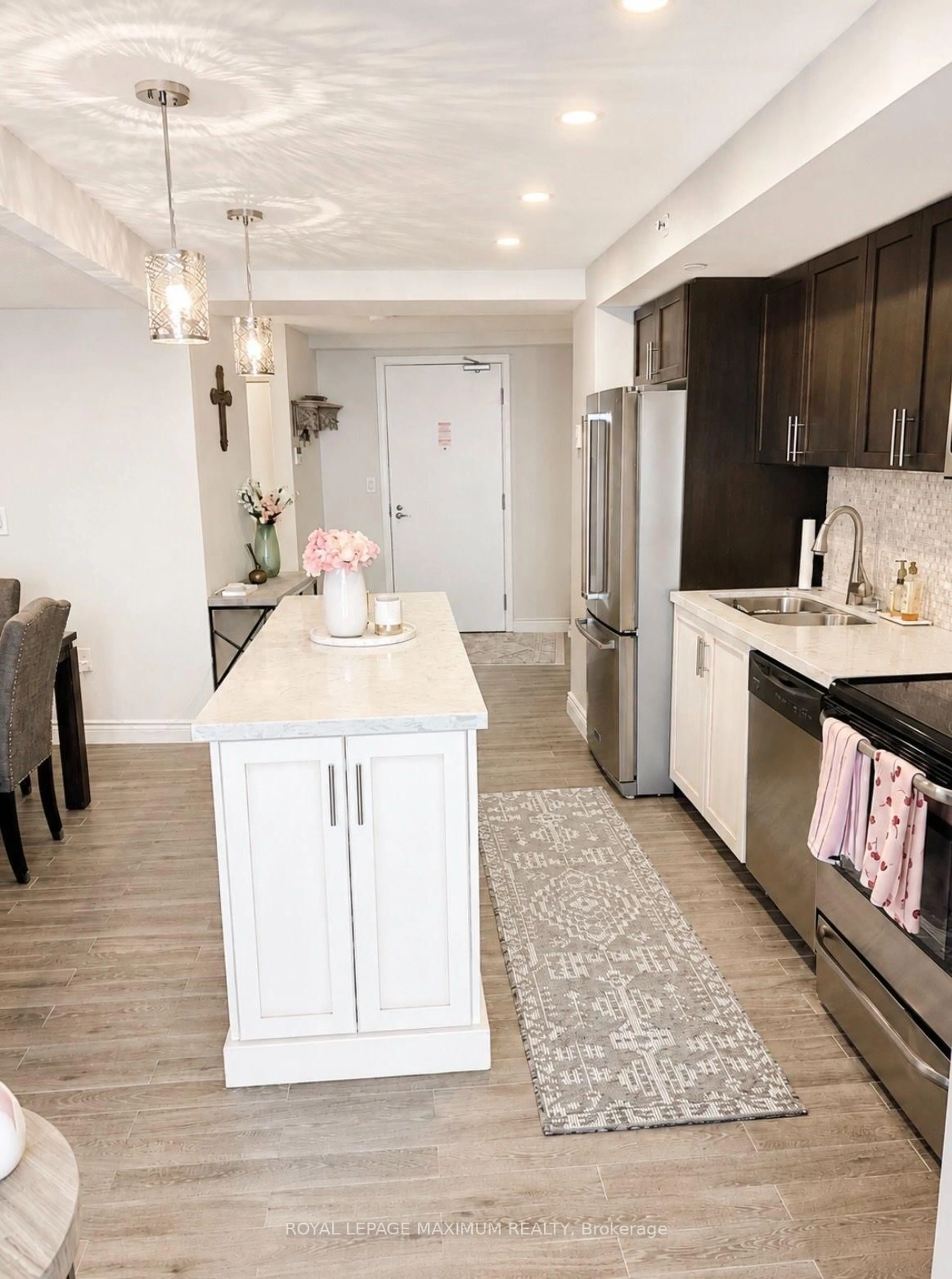 Open concept kitchen, unknown for 800 Lawrence Ave #814, Toronto Ontario M6A 1C3