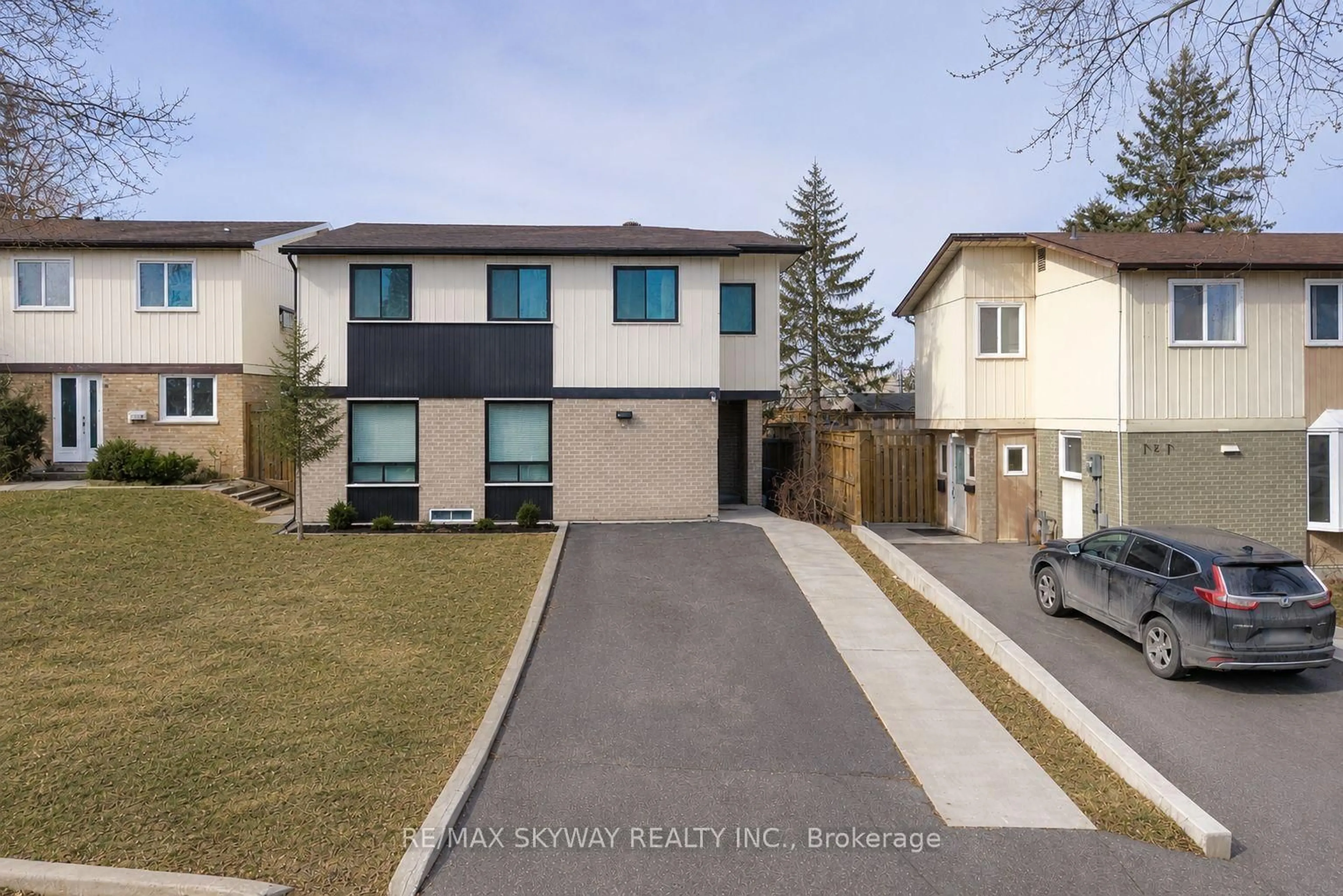 Unknown for 3 Hercules Crt, Brampton Ontario L6S 1X6