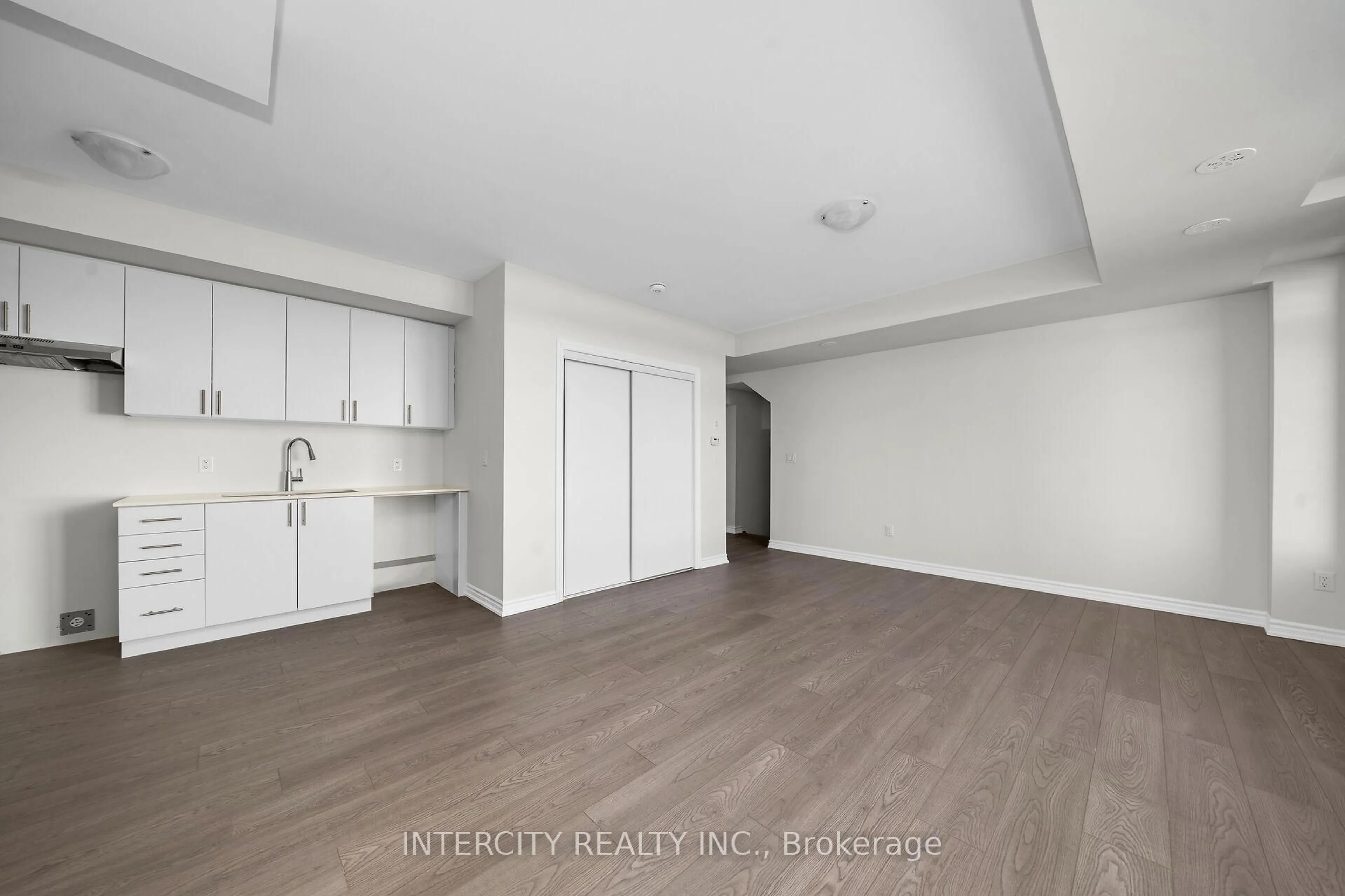 A pic of a room for 471 Tim Manley Ave #31F, Caledon Ontario L7C 1Z9