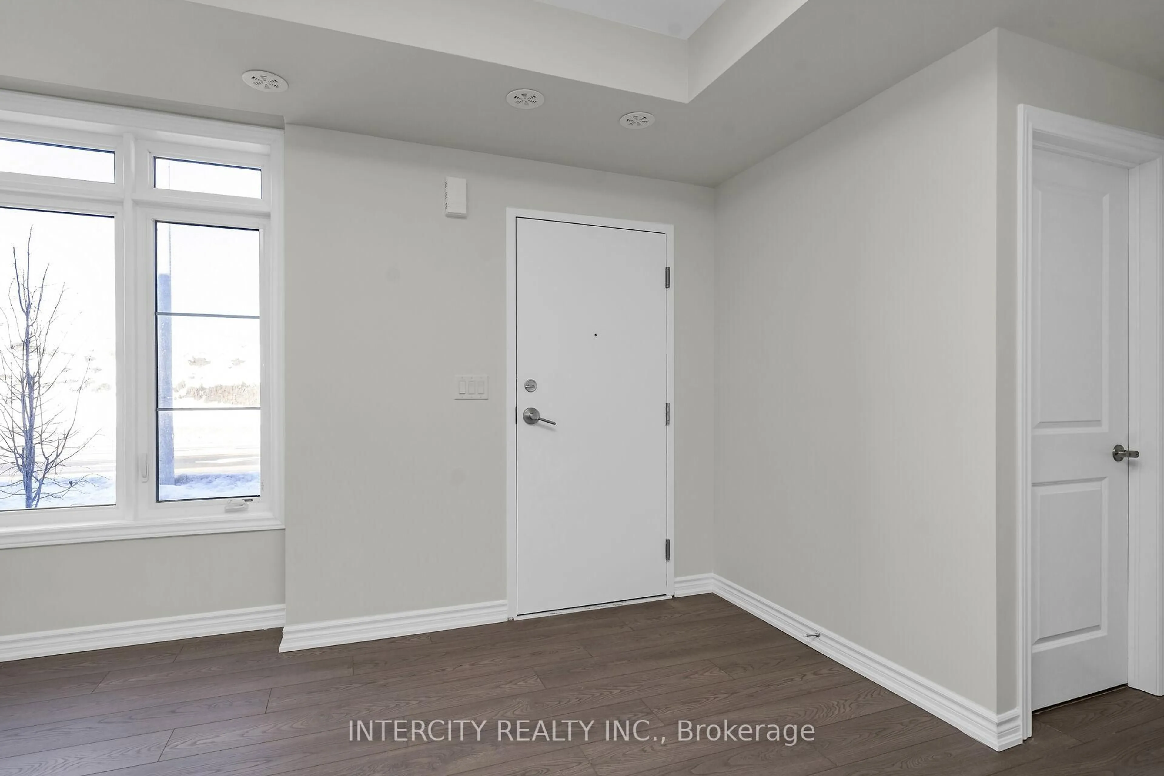 Indoor entryway for 471 Tim Manley Ave #31F, Caledon Ontario L7C 1Z9