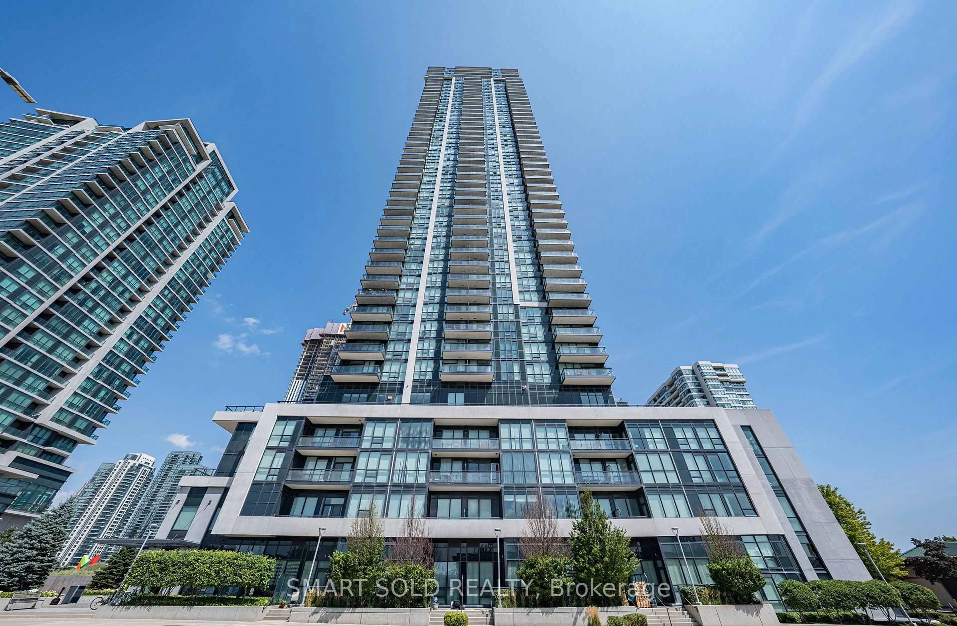 Indoor foyer for 3975 Grand Park Dr #4206, Mississauga Ontario L5B 0K4